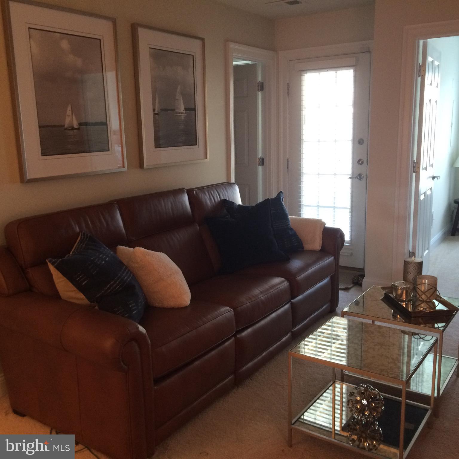 527 Glade Fern Ter SE