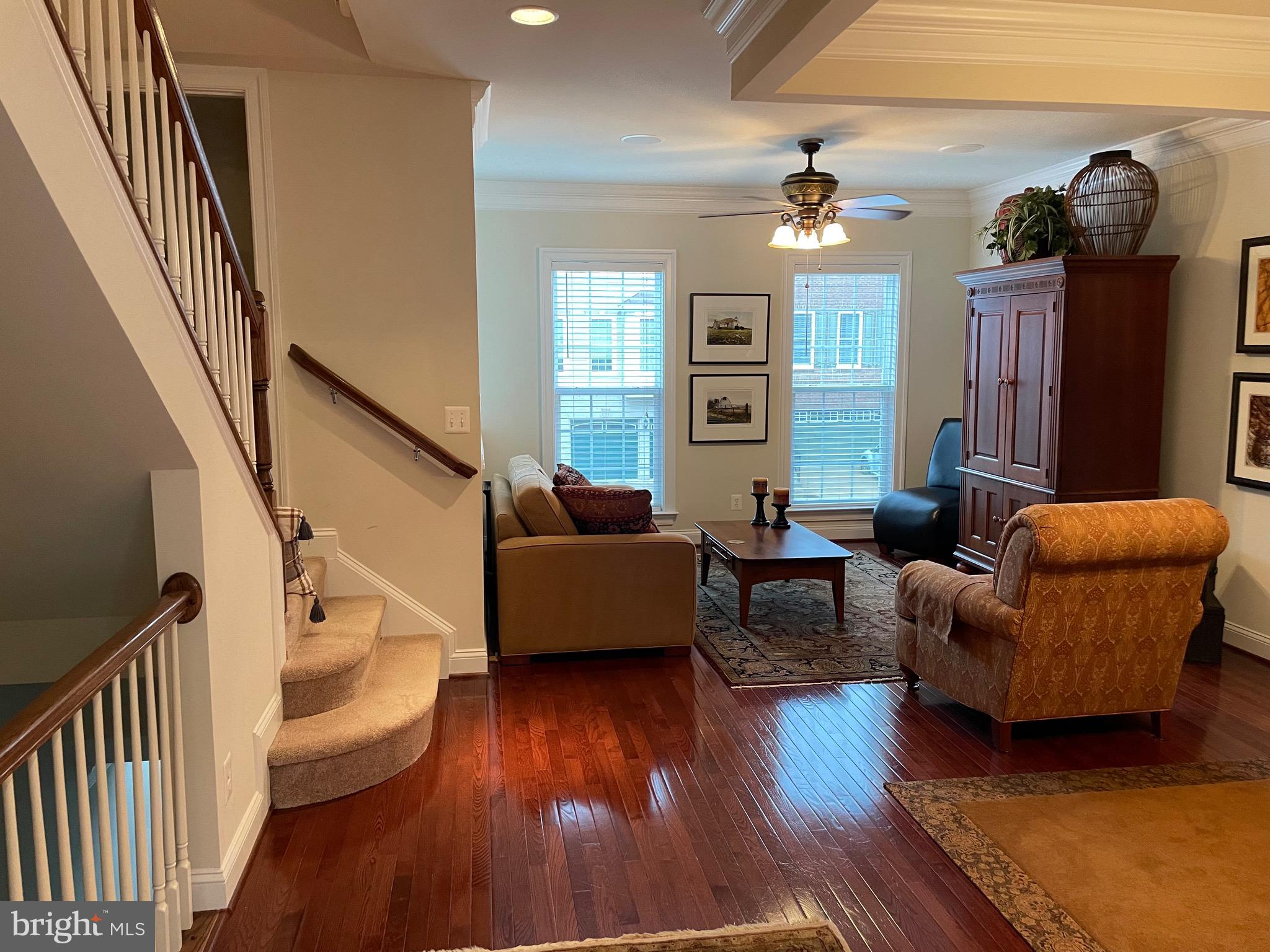 527 Glade Fern Ter SE