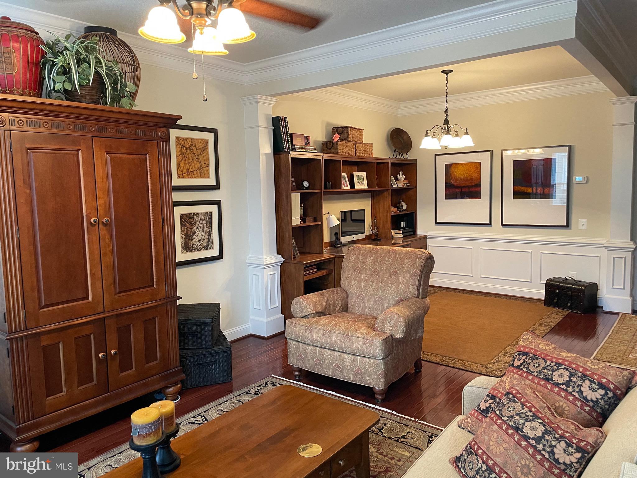 527 Glade Fern Ter SE