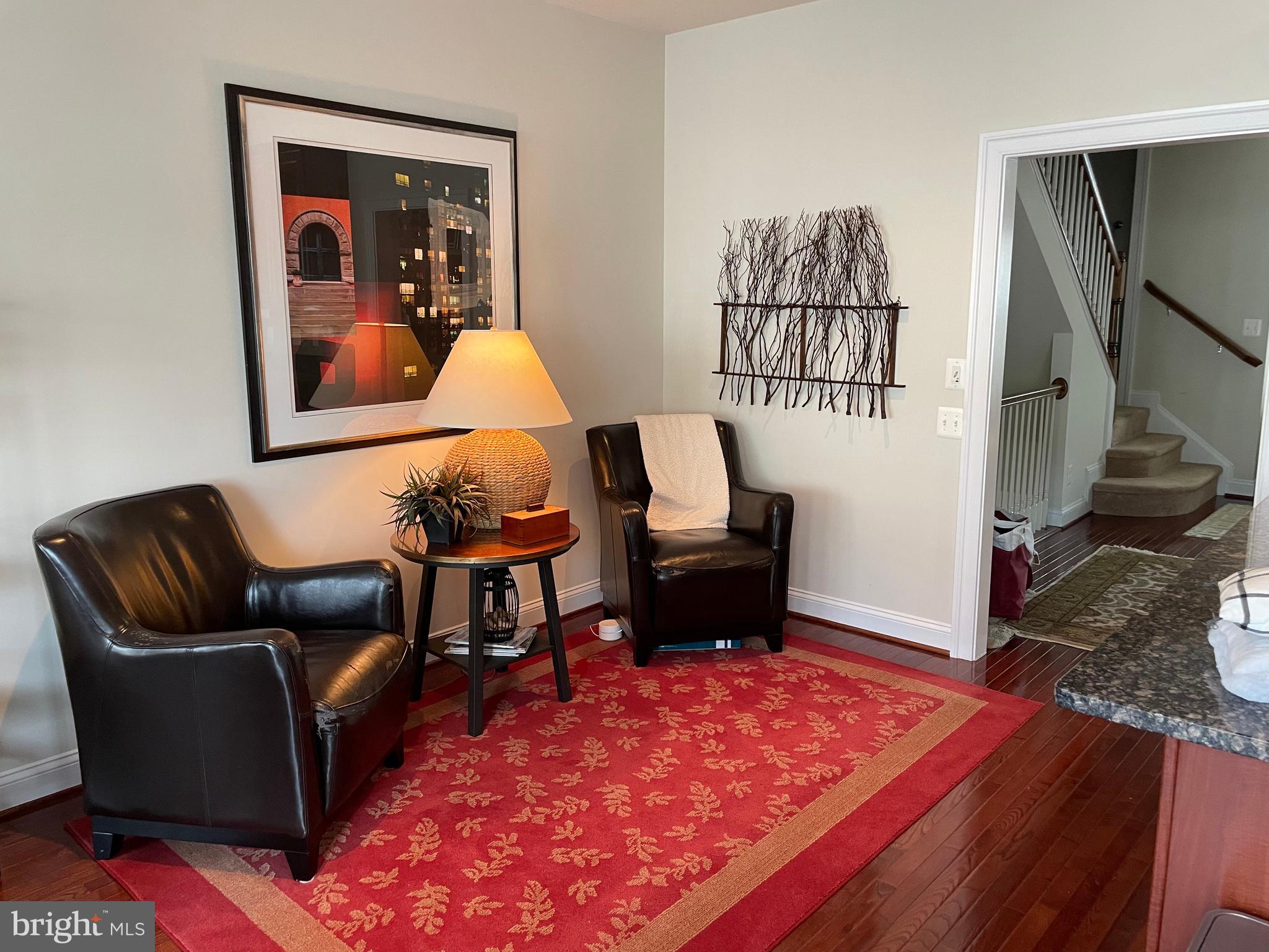 527 Glade Fern Ter SE