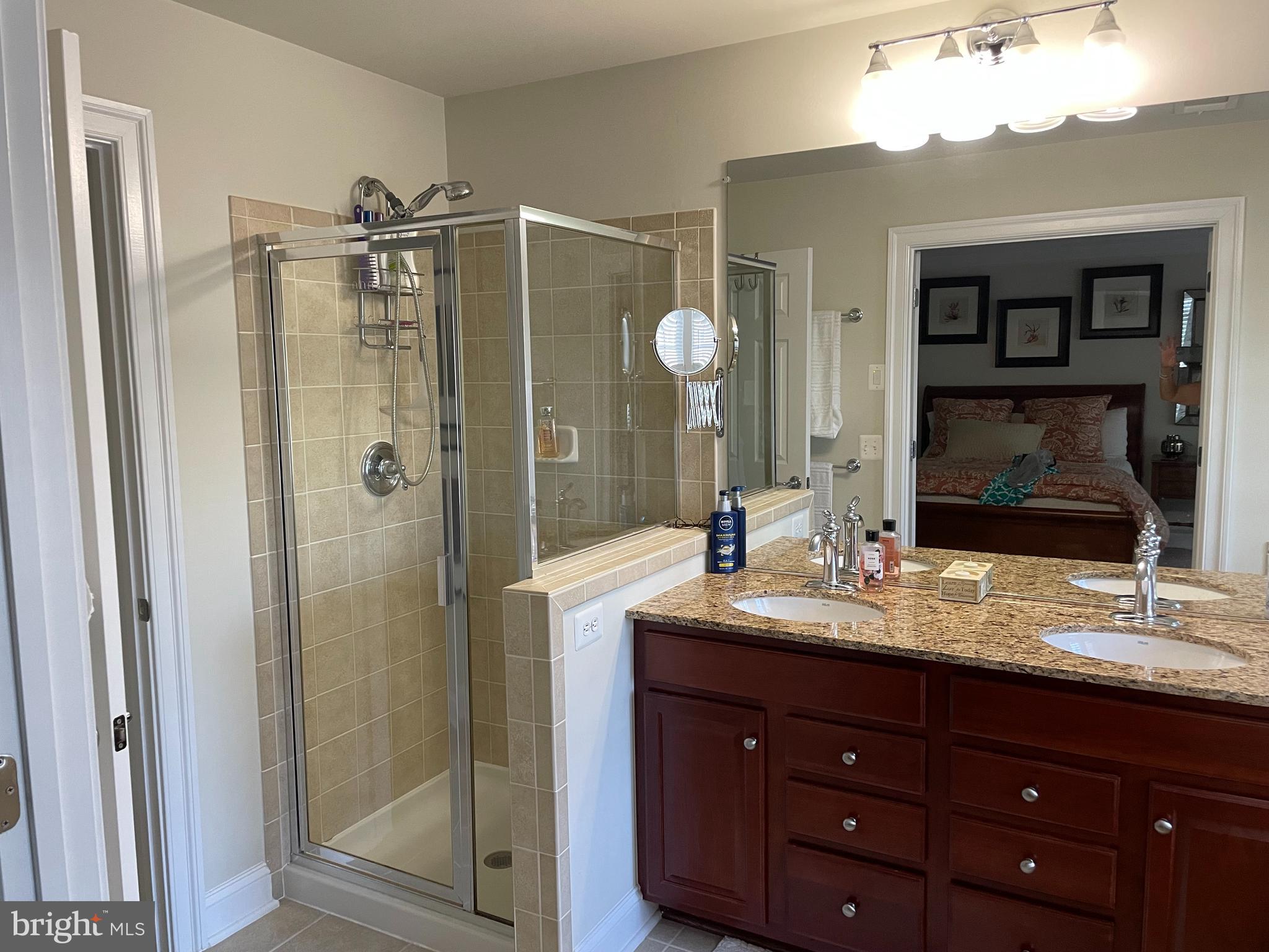 527 Glade Fern Ter SE