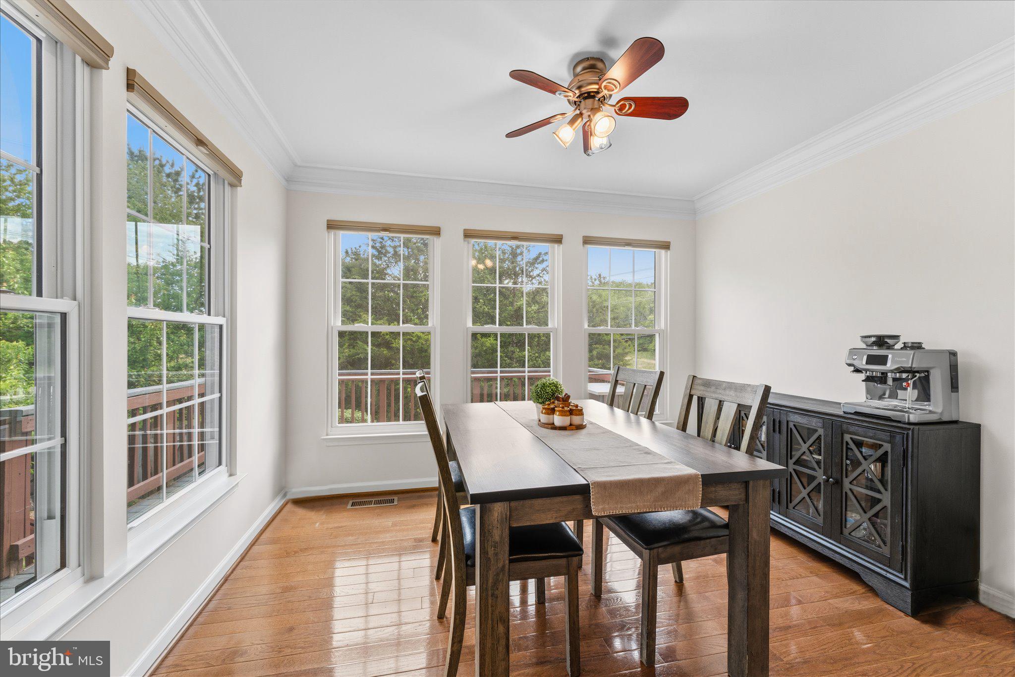 166 SHIRLEY SQUARE SE
