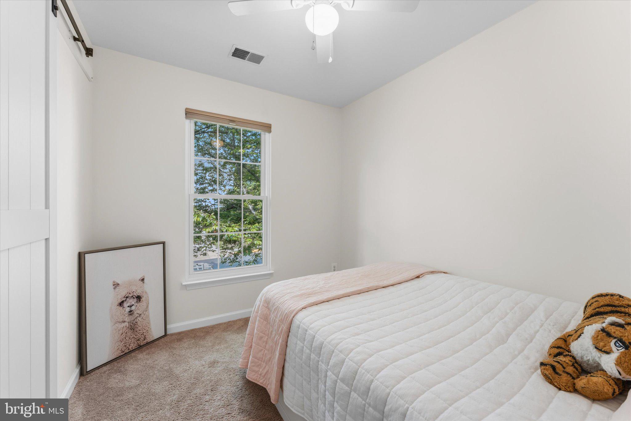166 SHIRLEY SQUARE SE