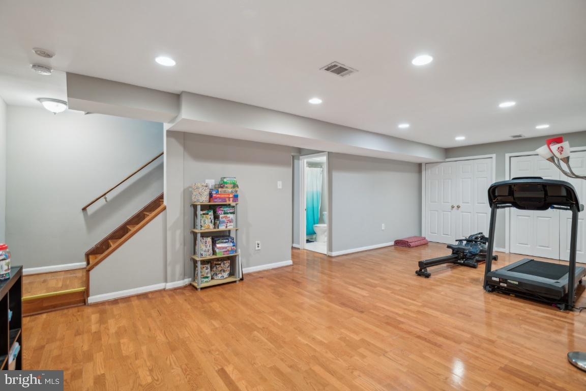 8645 Adrienne Pl