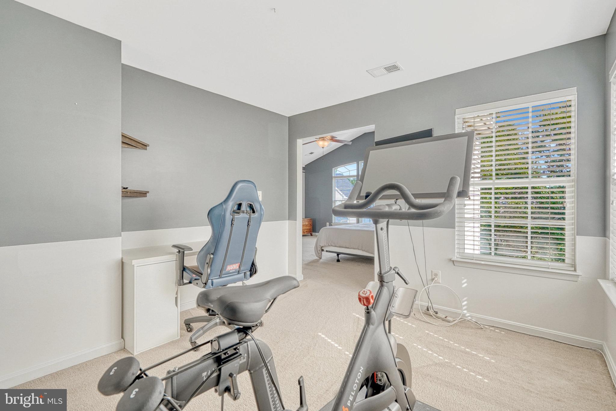 9573 Loma Dr