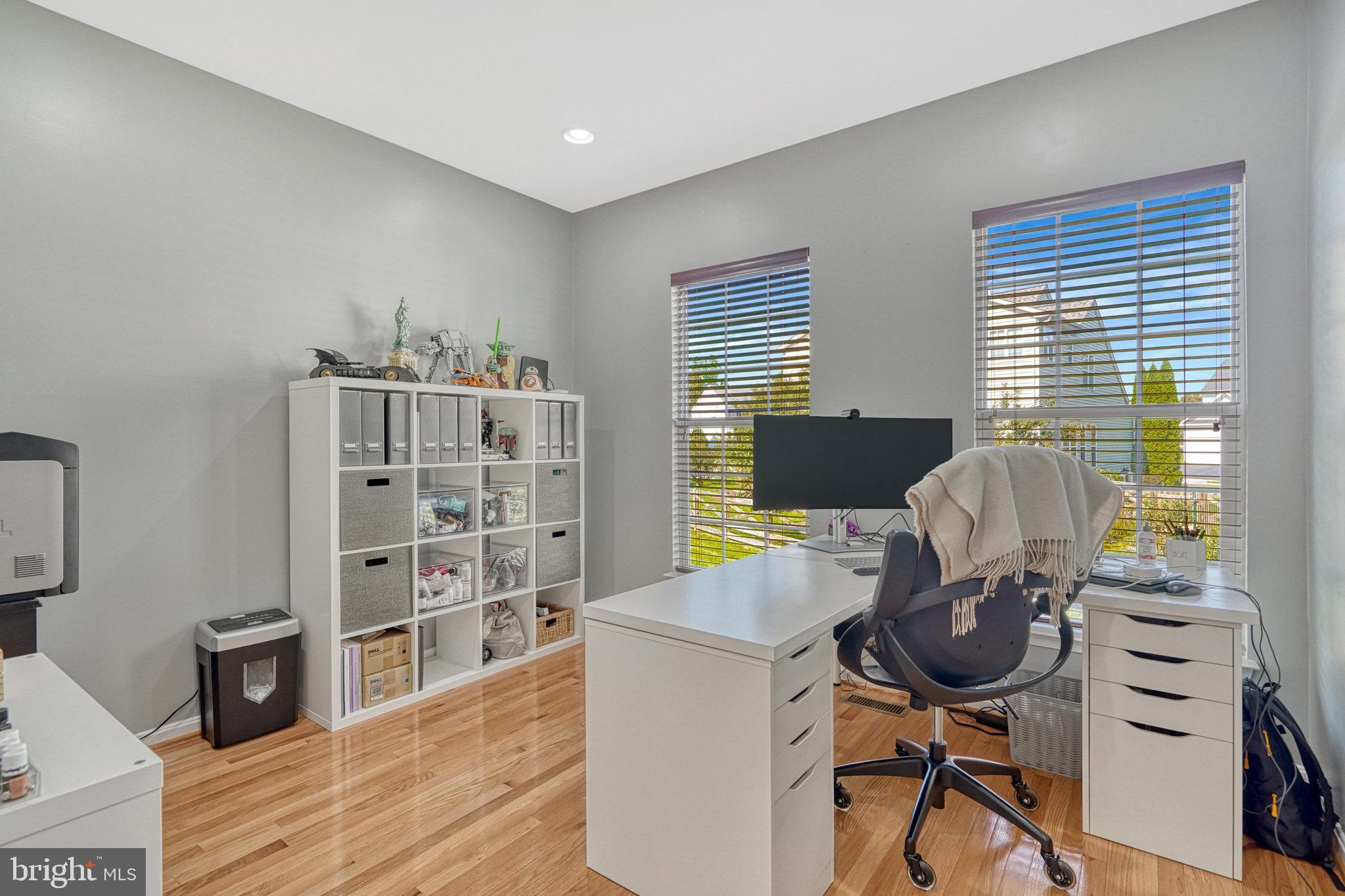 9573 Loma Dr