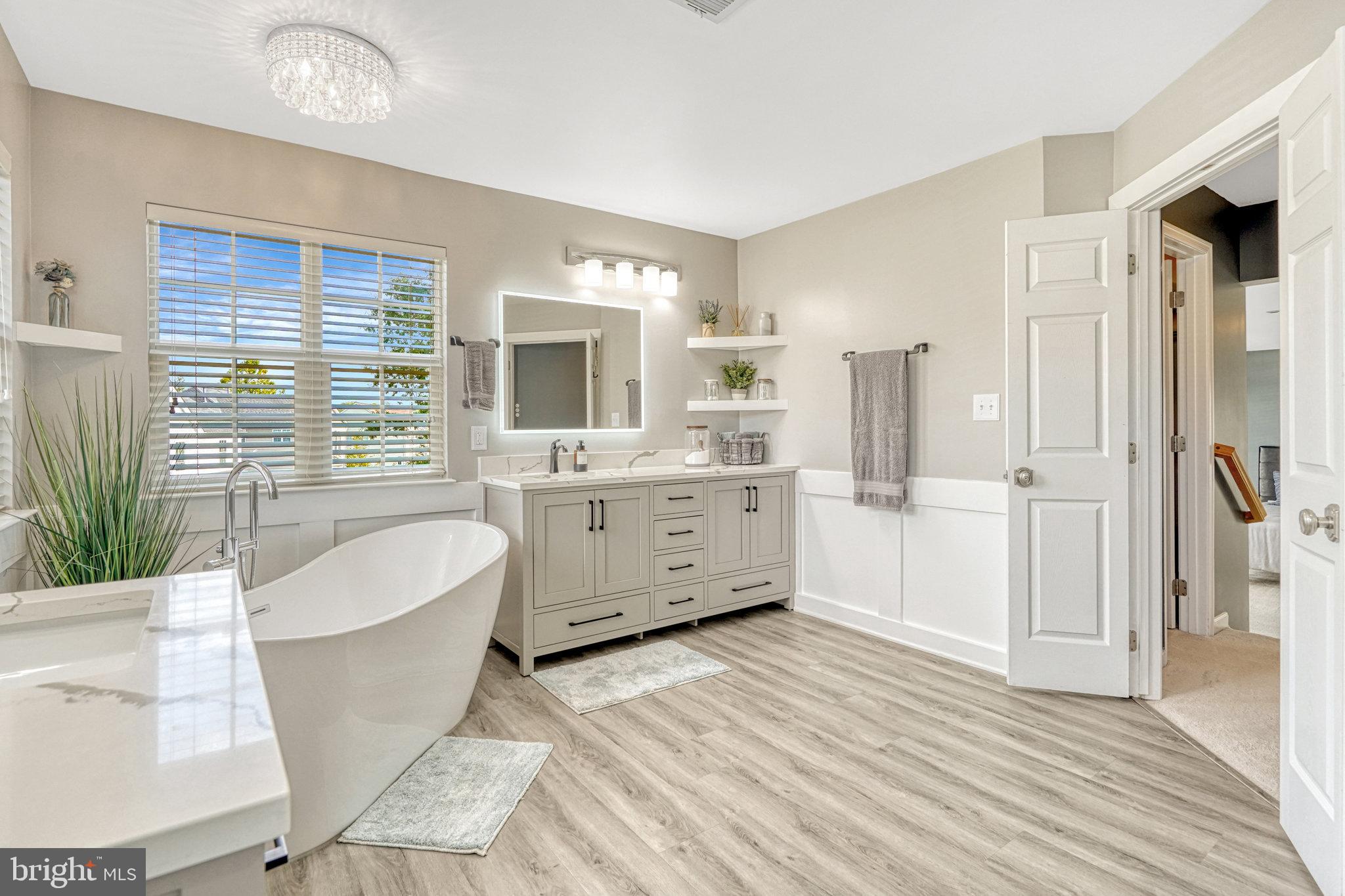9573 Loma Dr