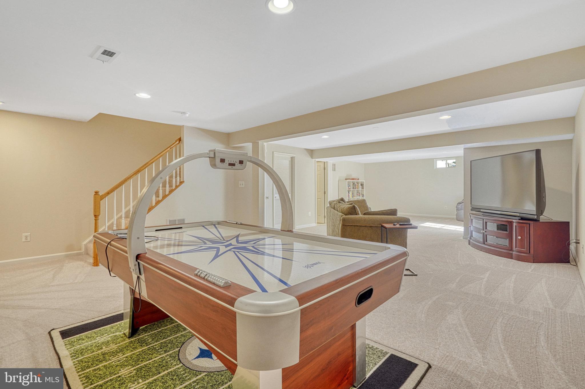 9573 Loma Dr