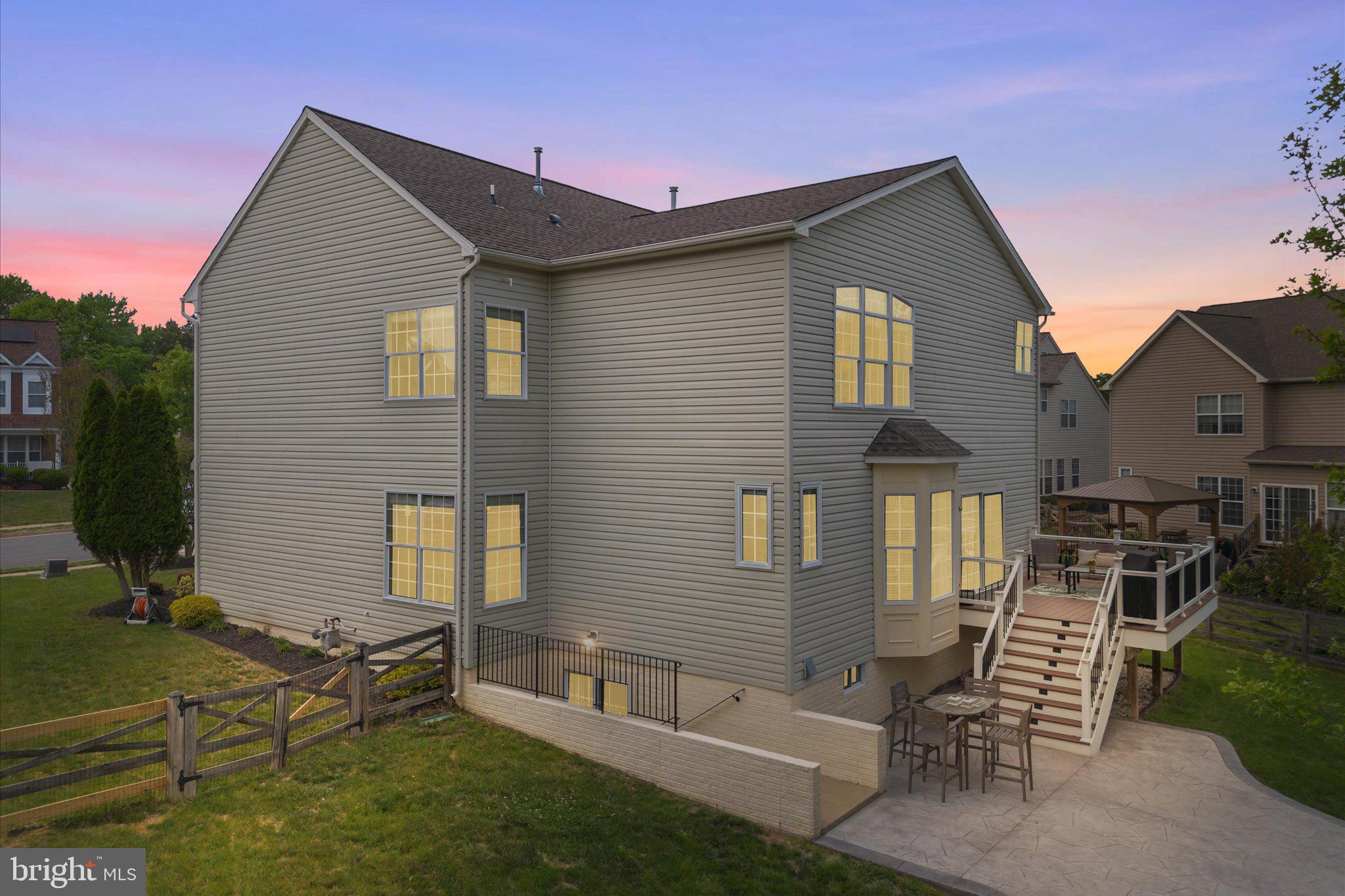 9573 Loma Dr