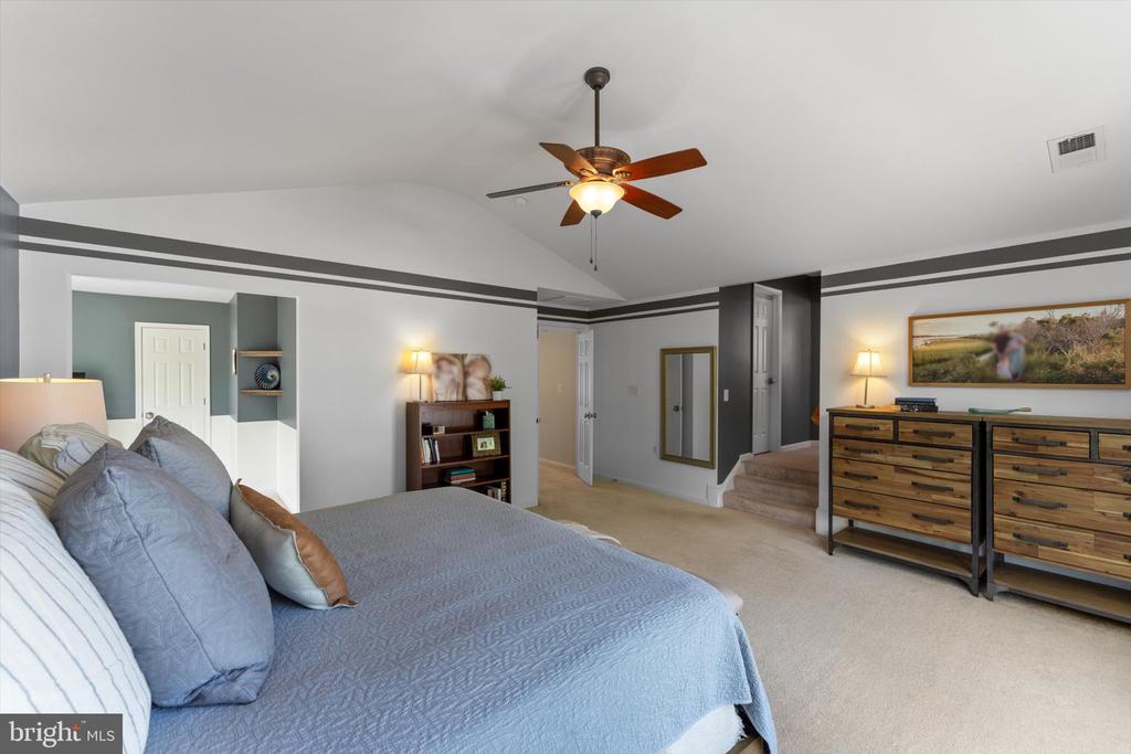 9573 Loma Dr