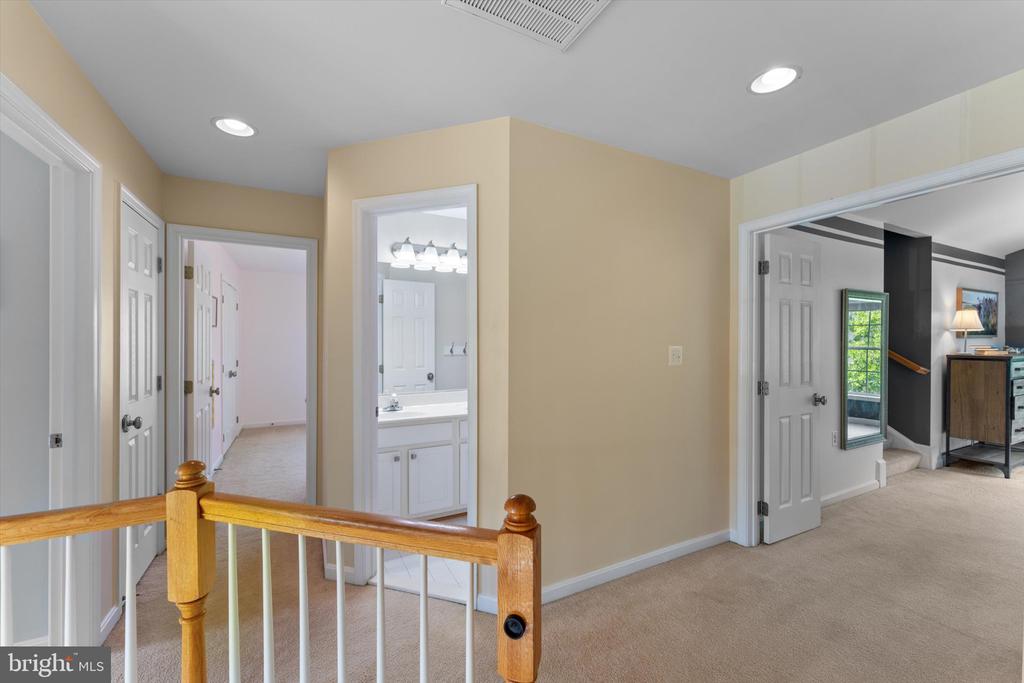 9573 Loma Dr