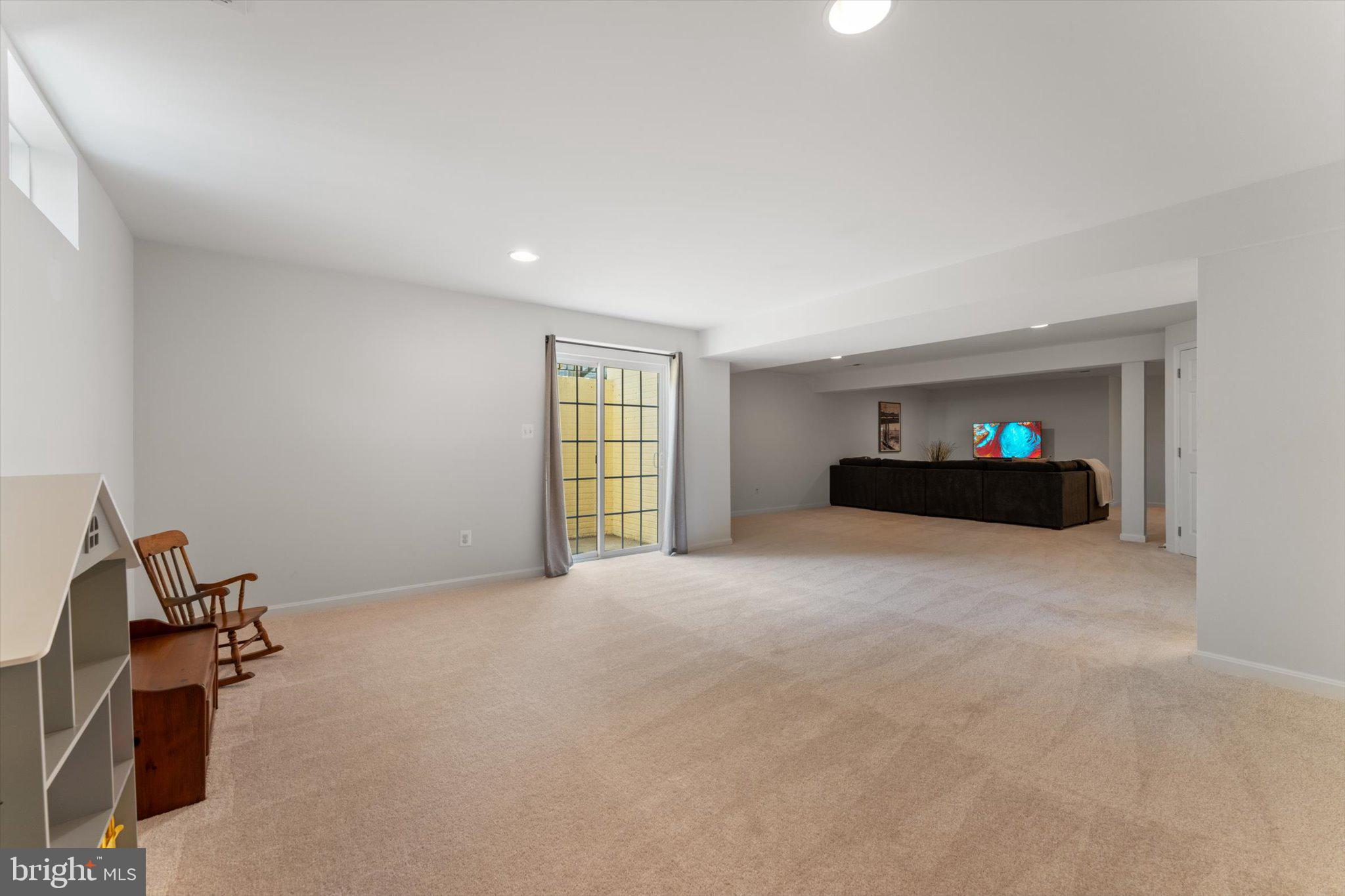 9573 Loma Dr