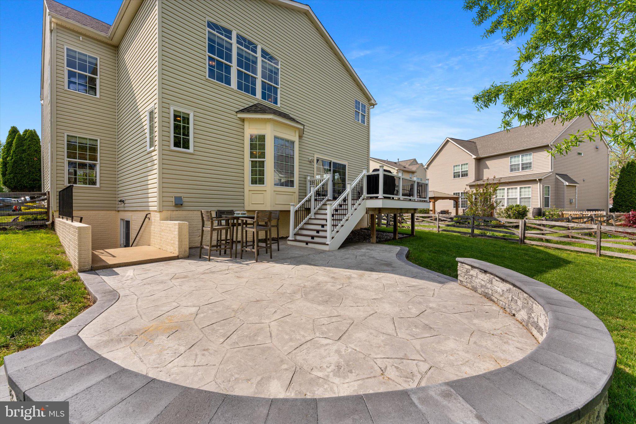 9573 Loma Dr