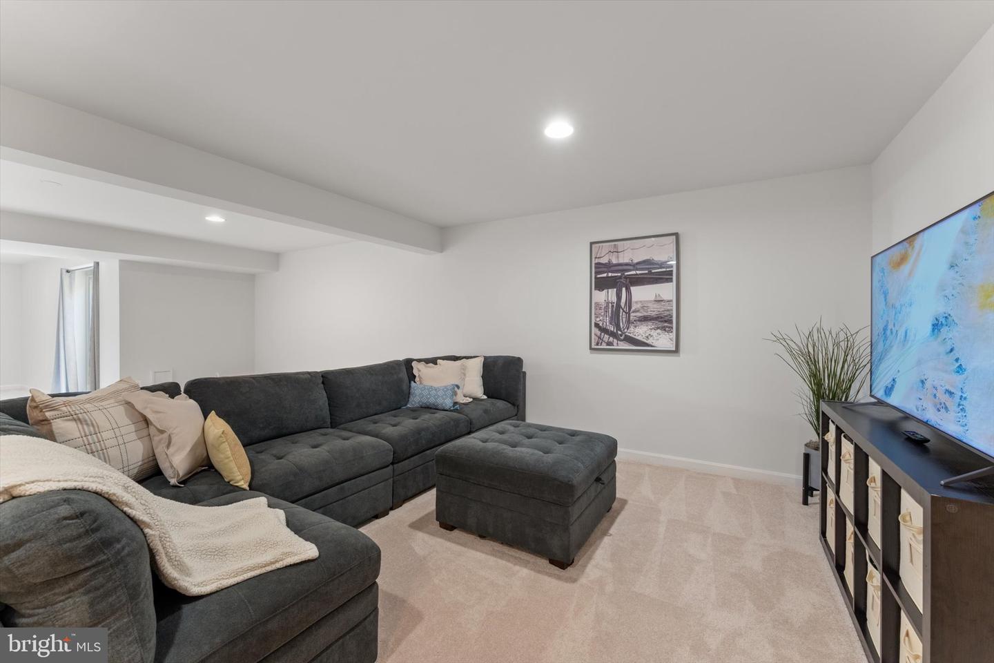 9573 Loma Dr