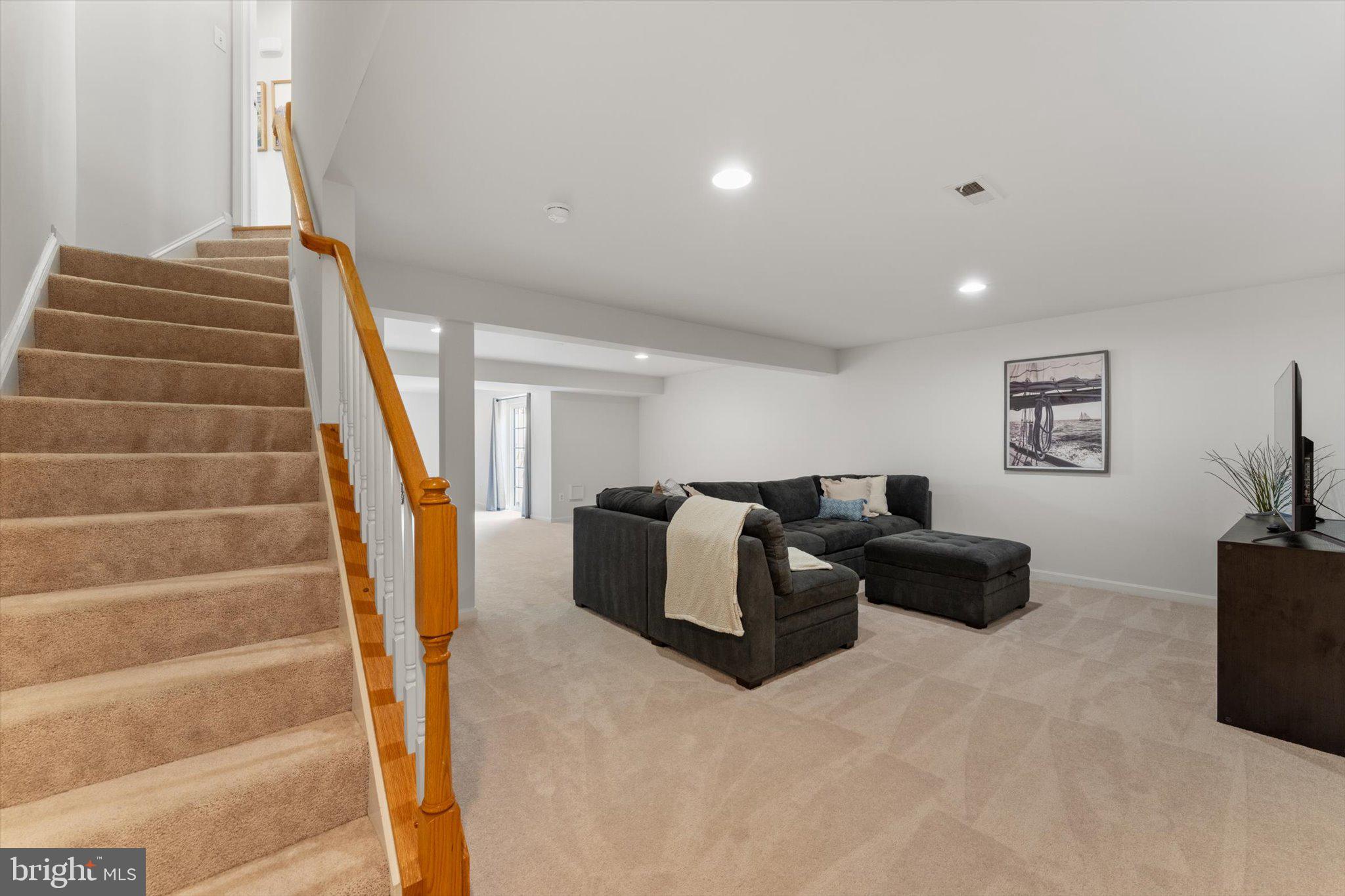 9573 Loma Dr