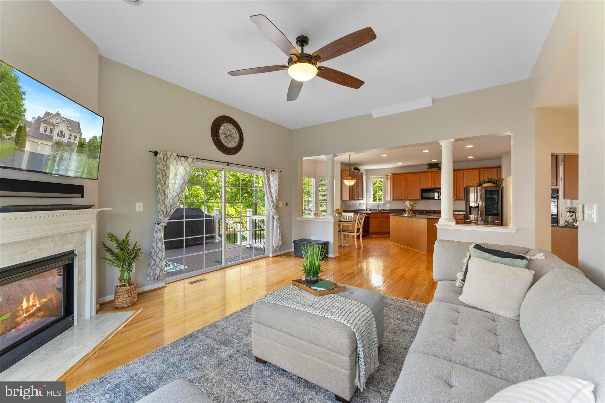 9573 Loma Dr