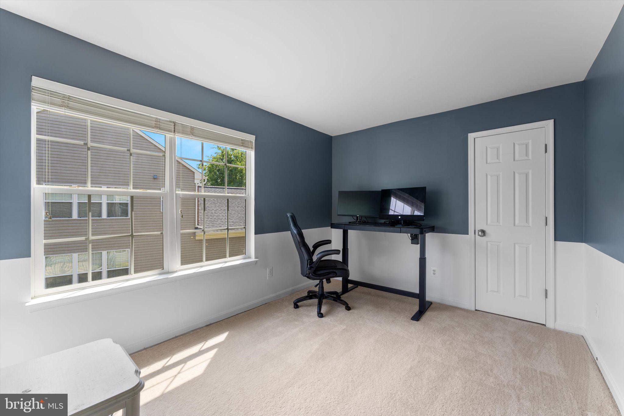 9573 Loma Dr