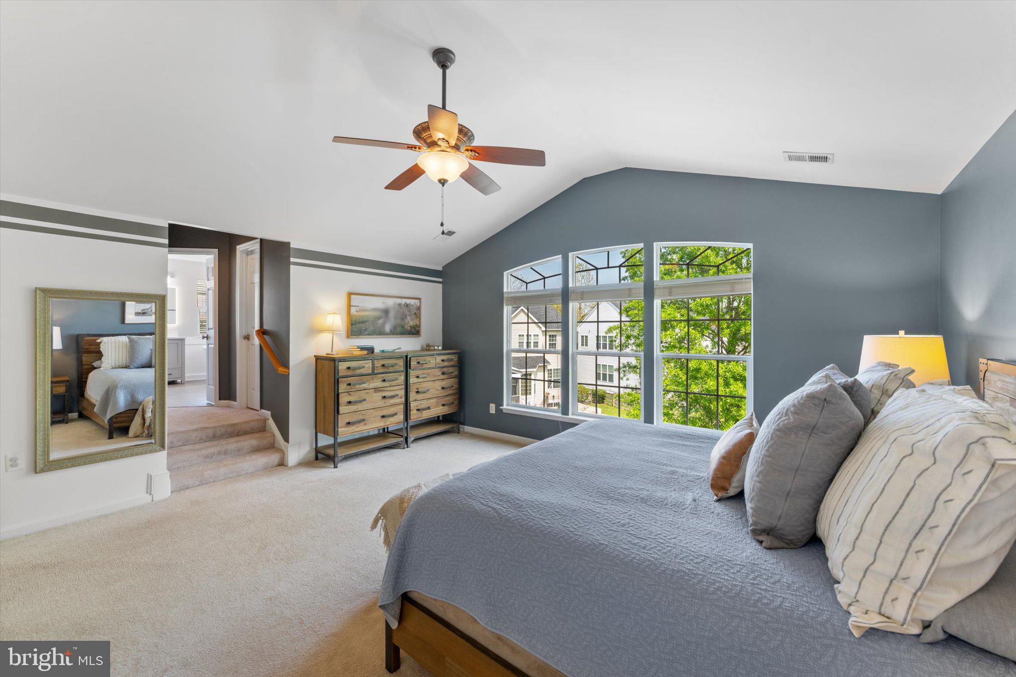 9573 Loma Dr