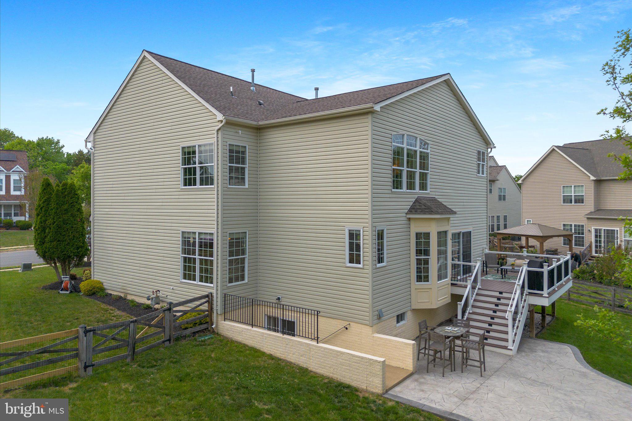 9573 Loma Dr