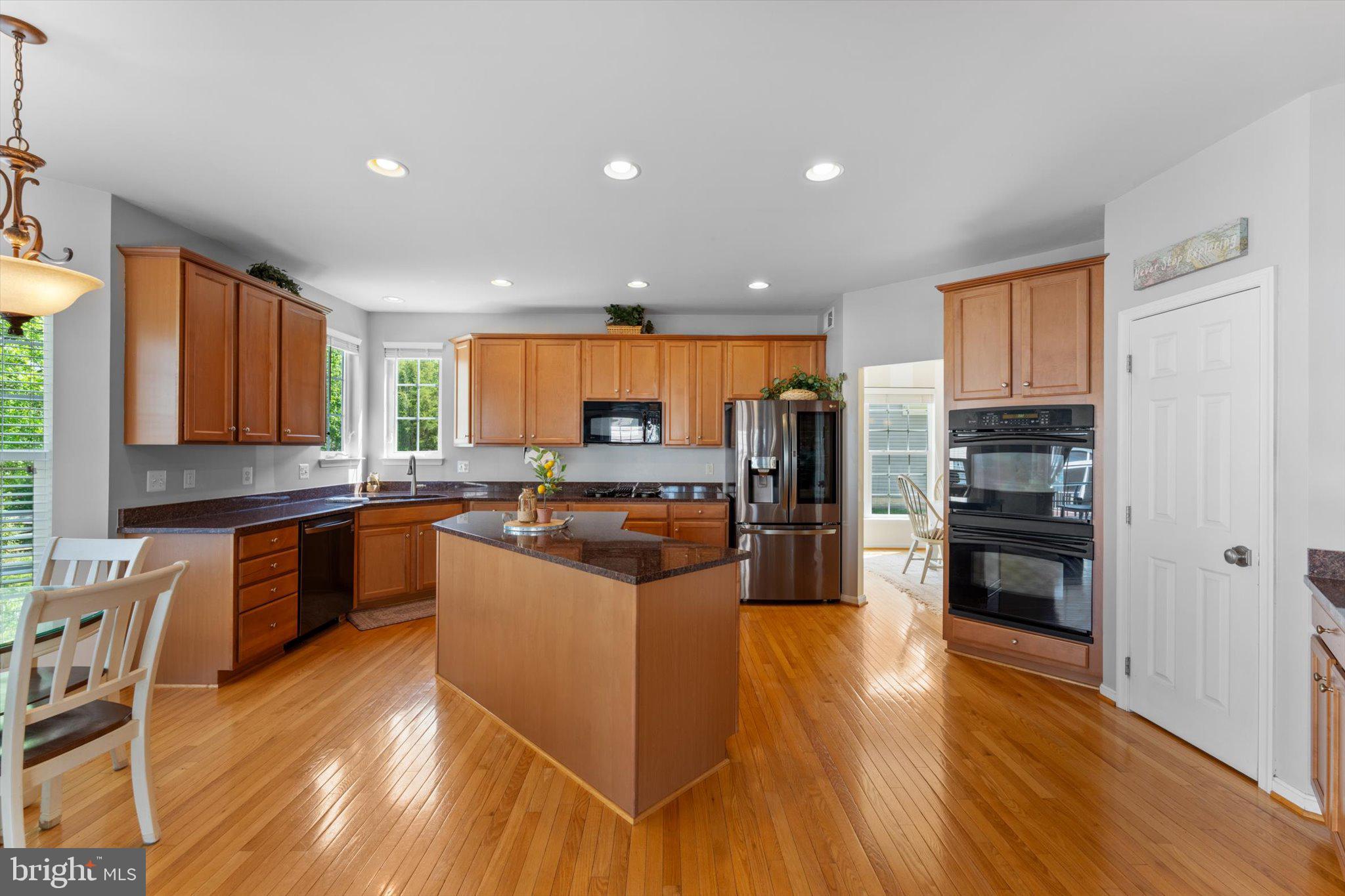 9573 Loma Dr