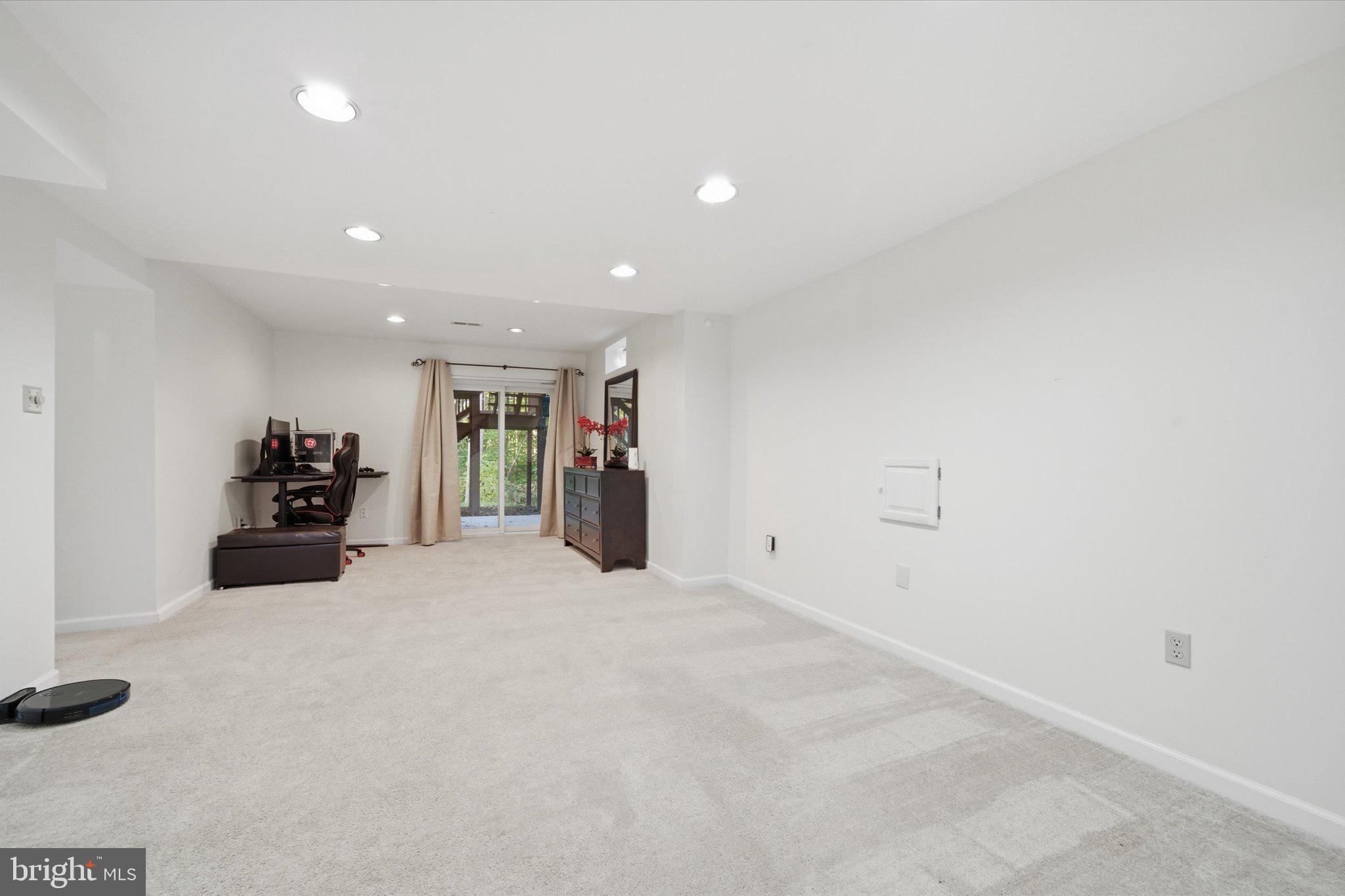 3098 FENNEGAN COURT