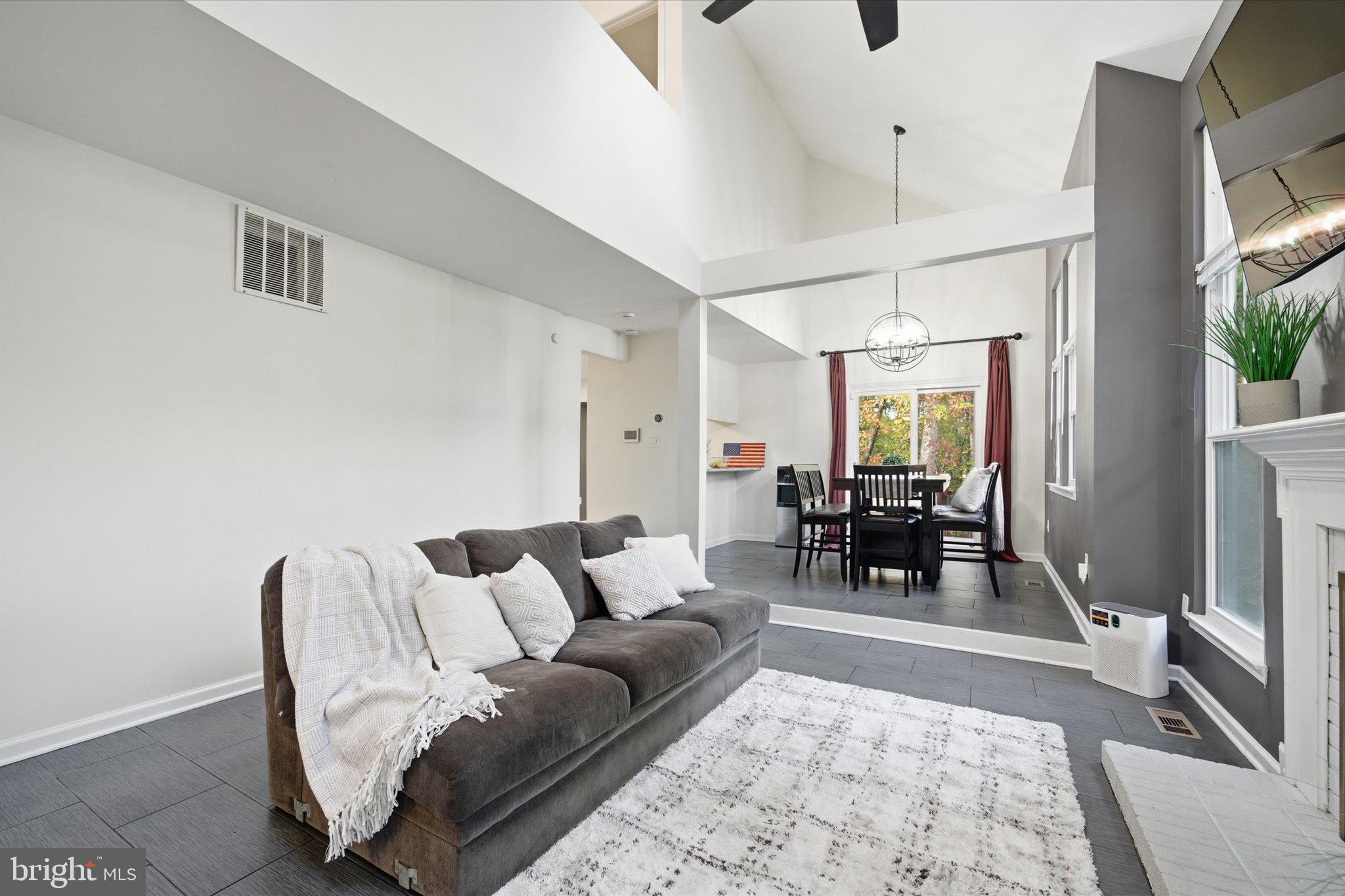 3098 FENNEGAN COURT