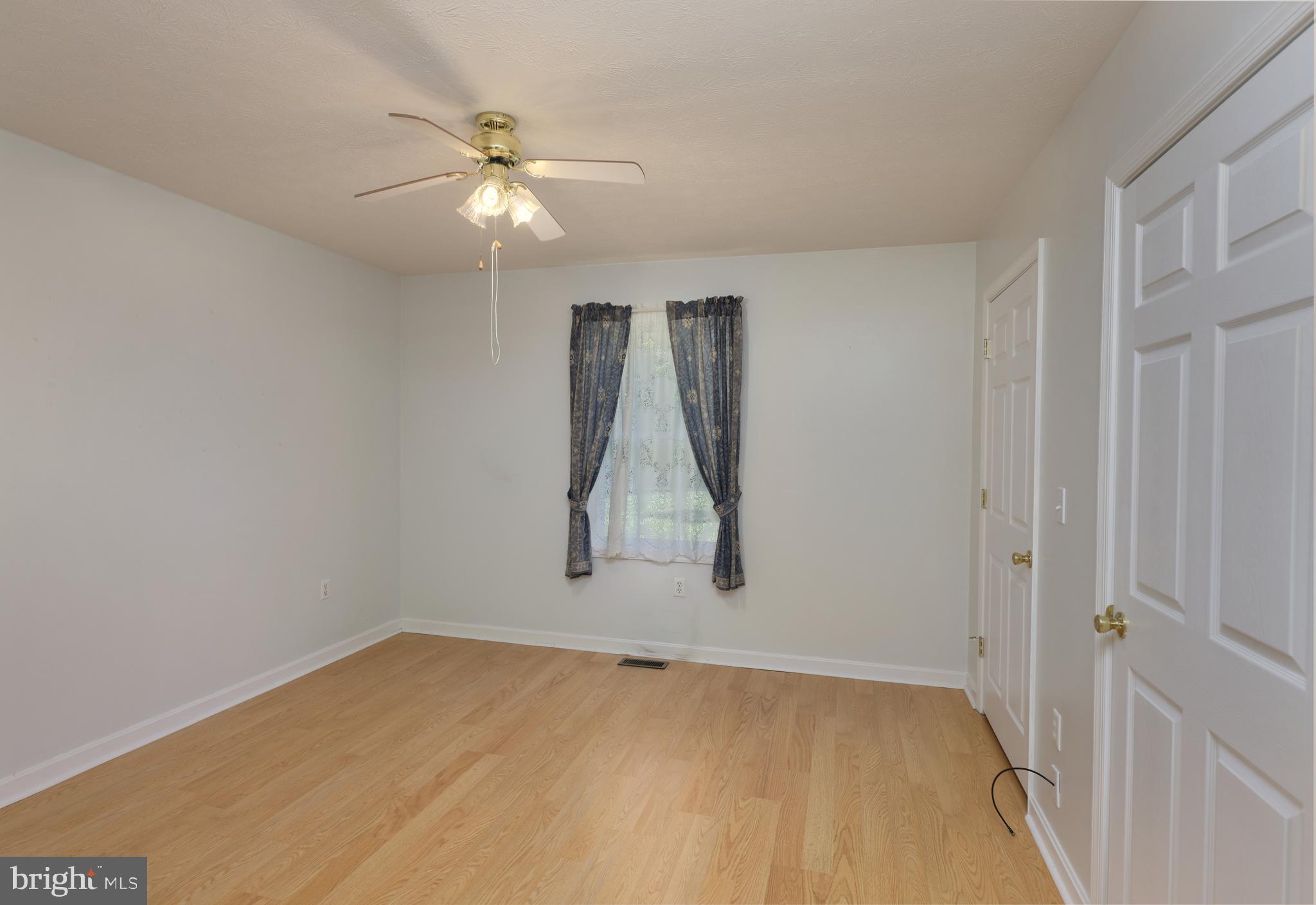 716 W High St