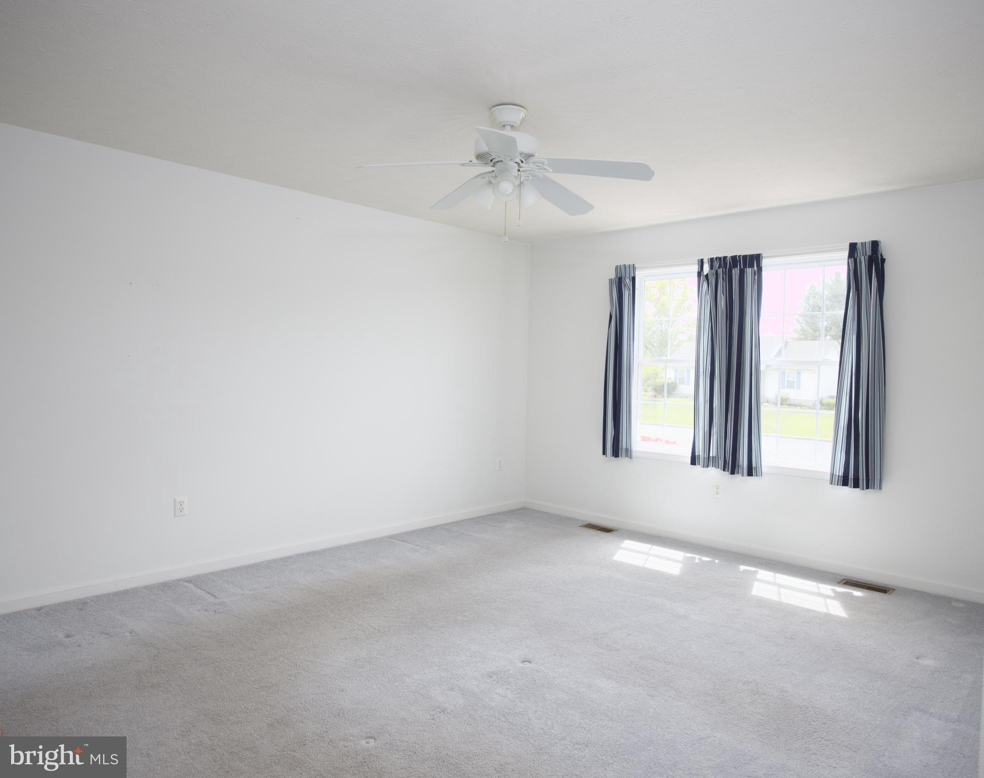 716 W High St