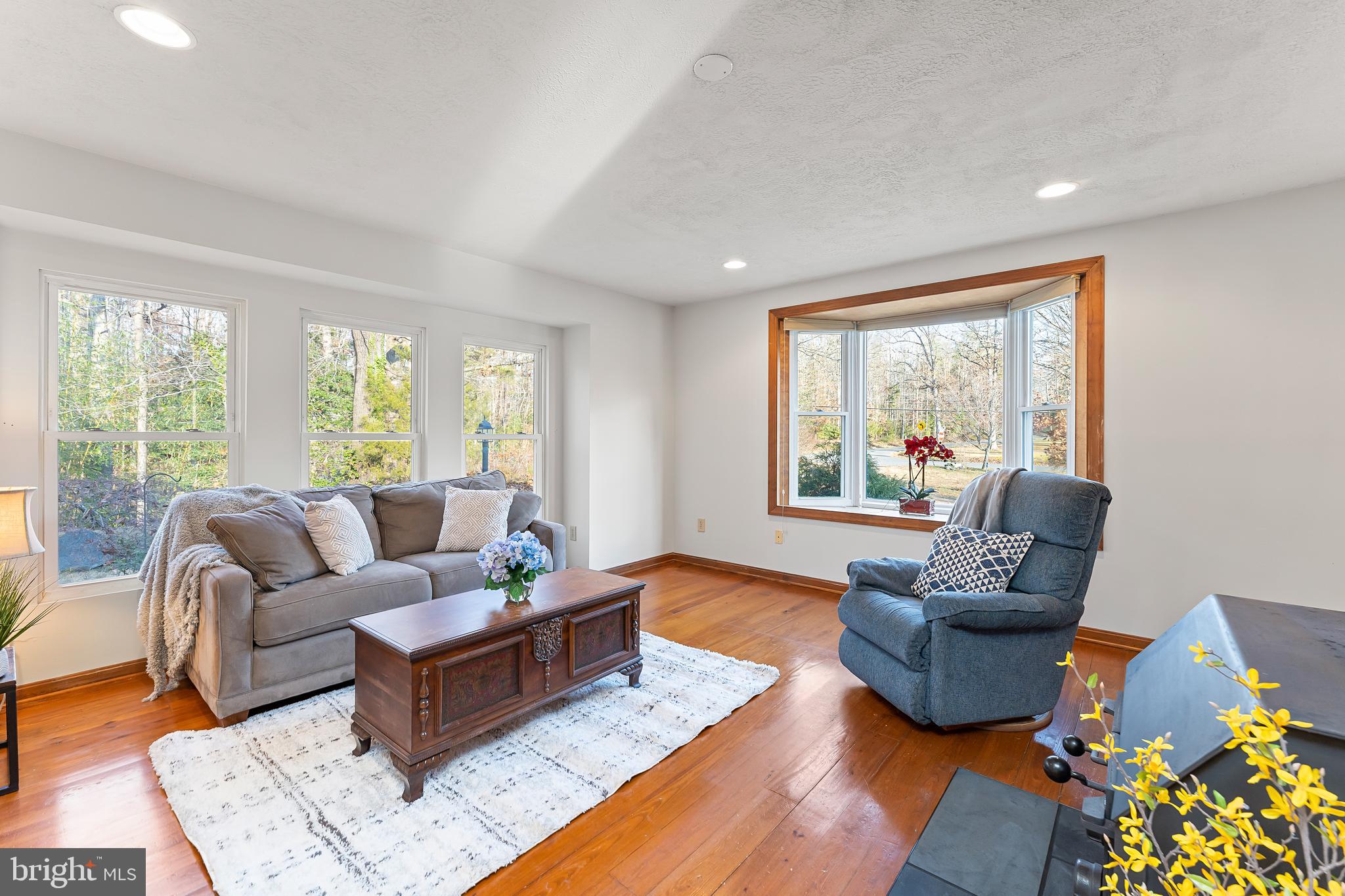 8800 Old Mill Ln