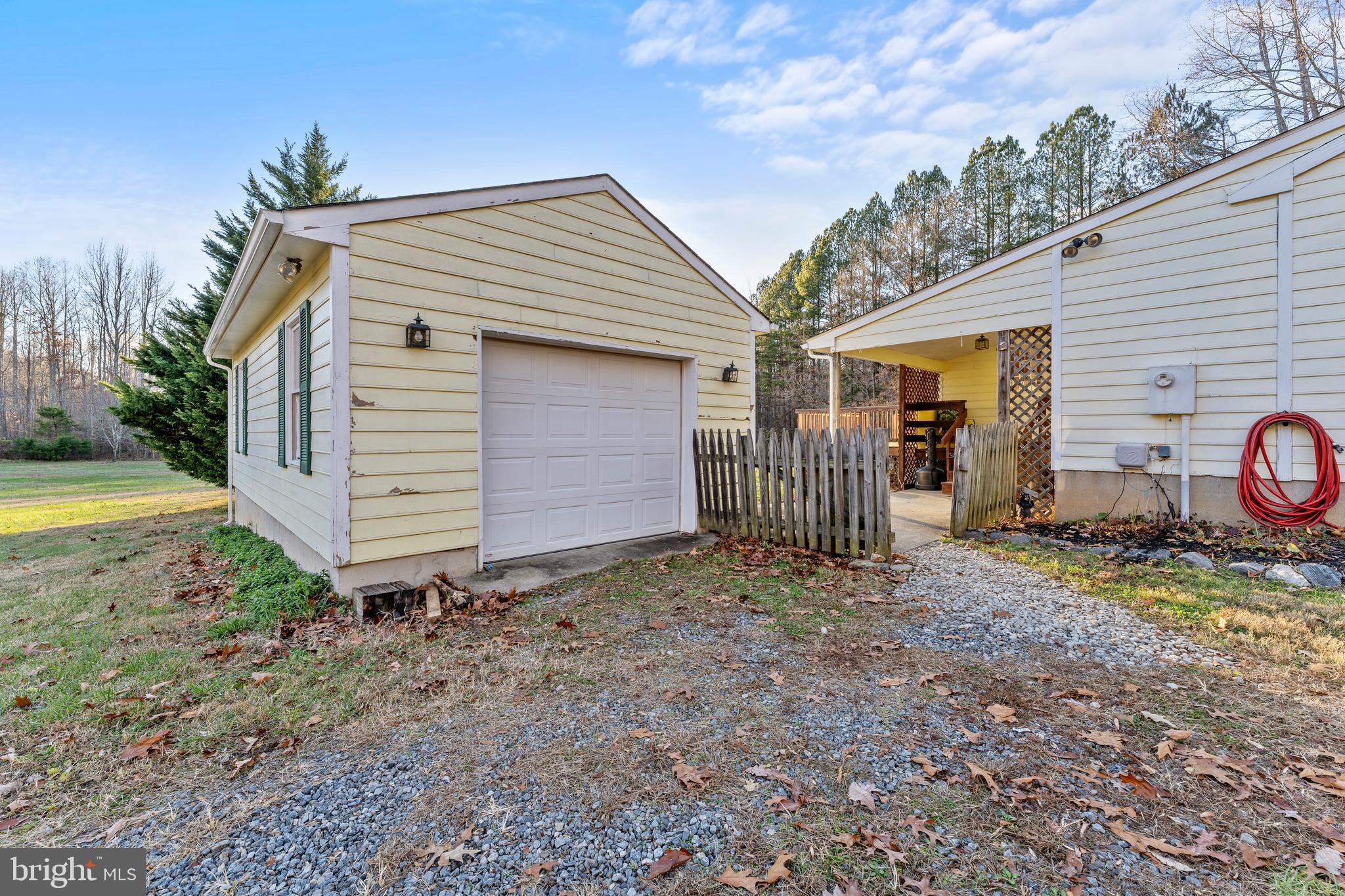 8800 Old Mill Ln