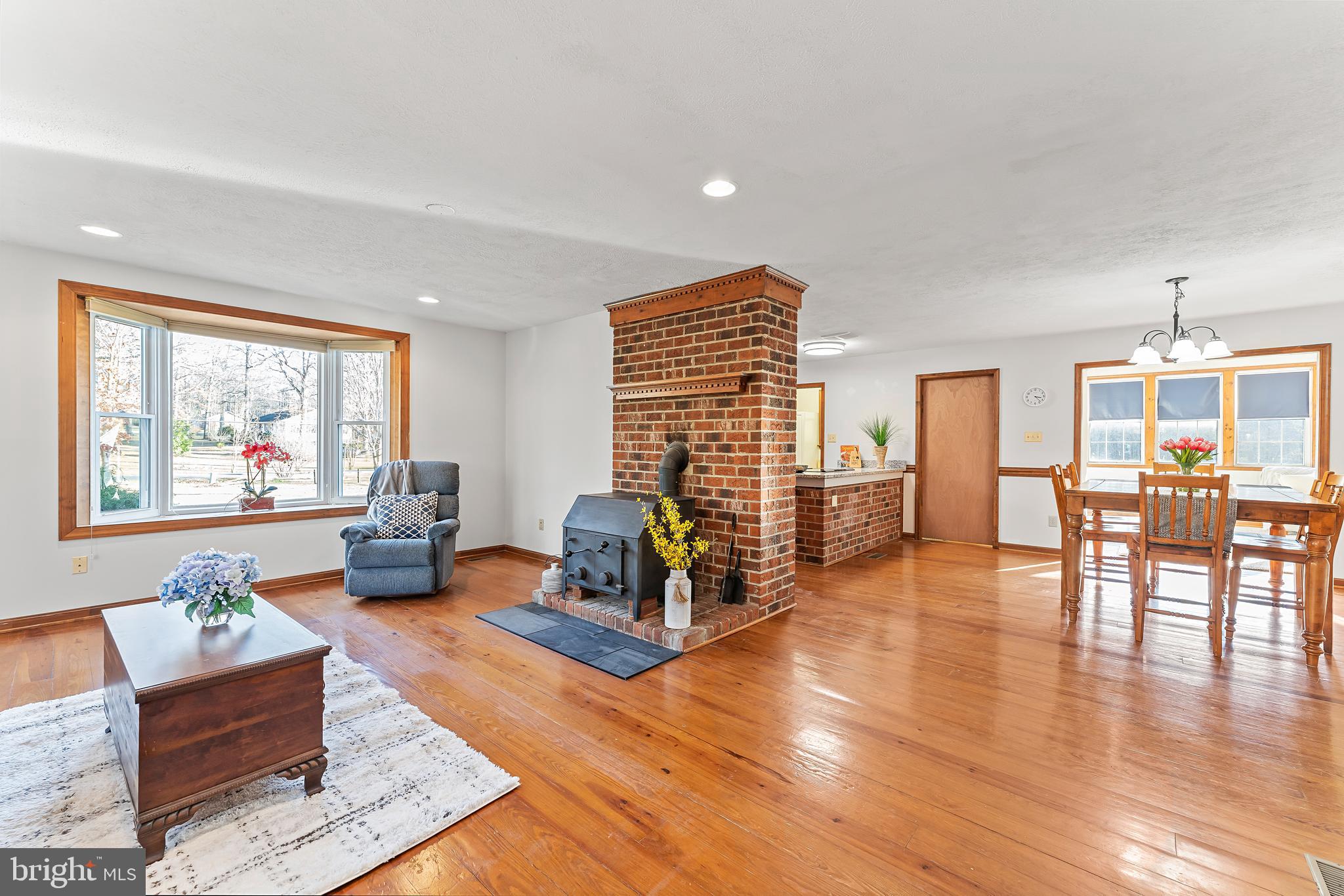 8800 Old Mill Ln