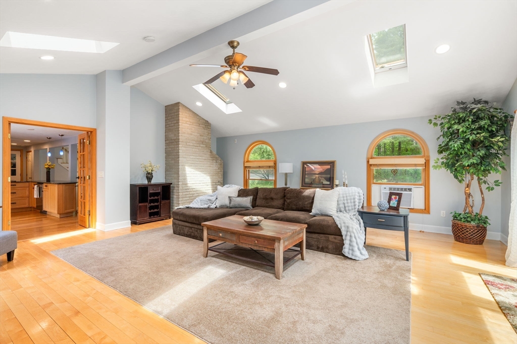 63 Kimball Rd