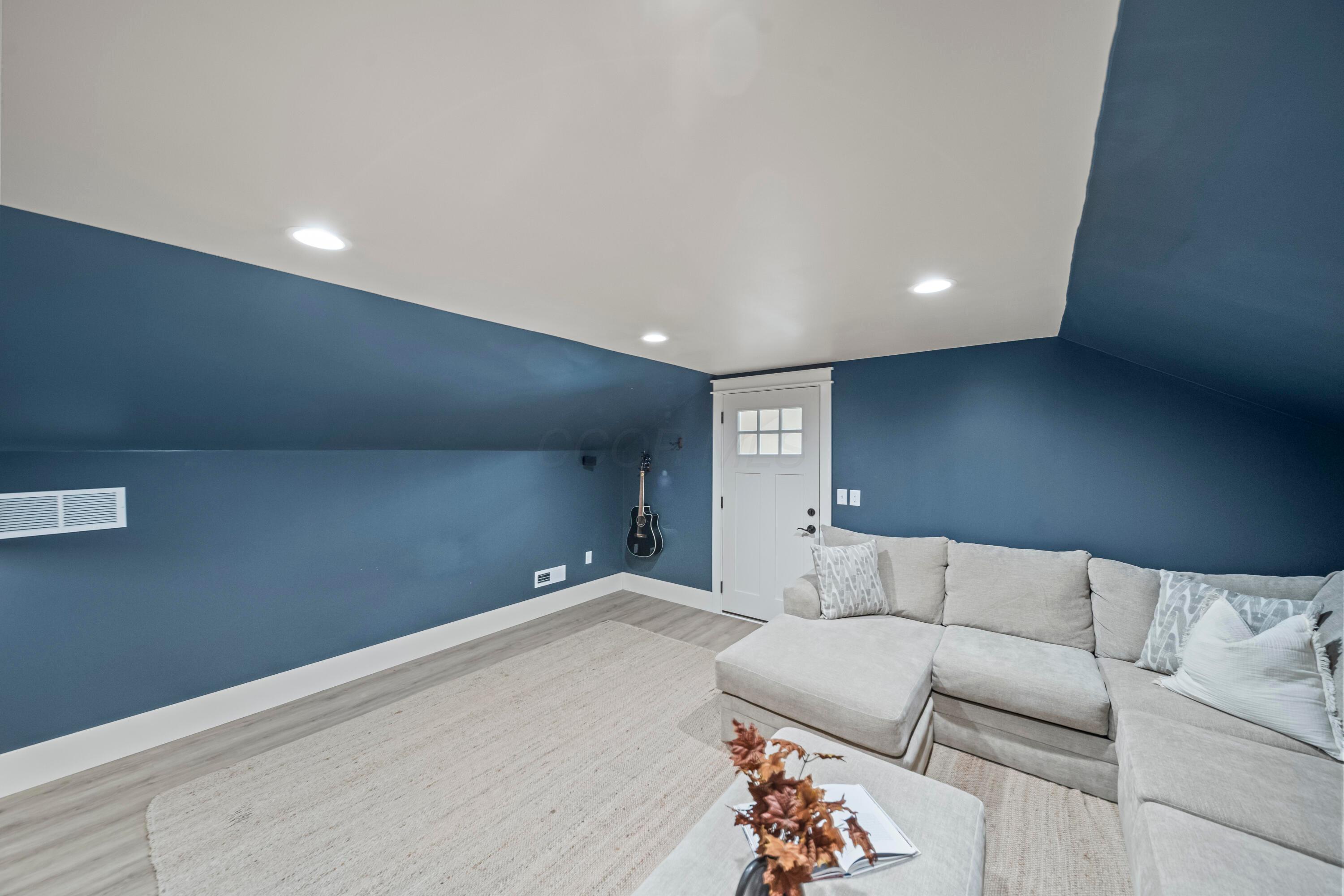 5893 Lobdell Road, Alexandria