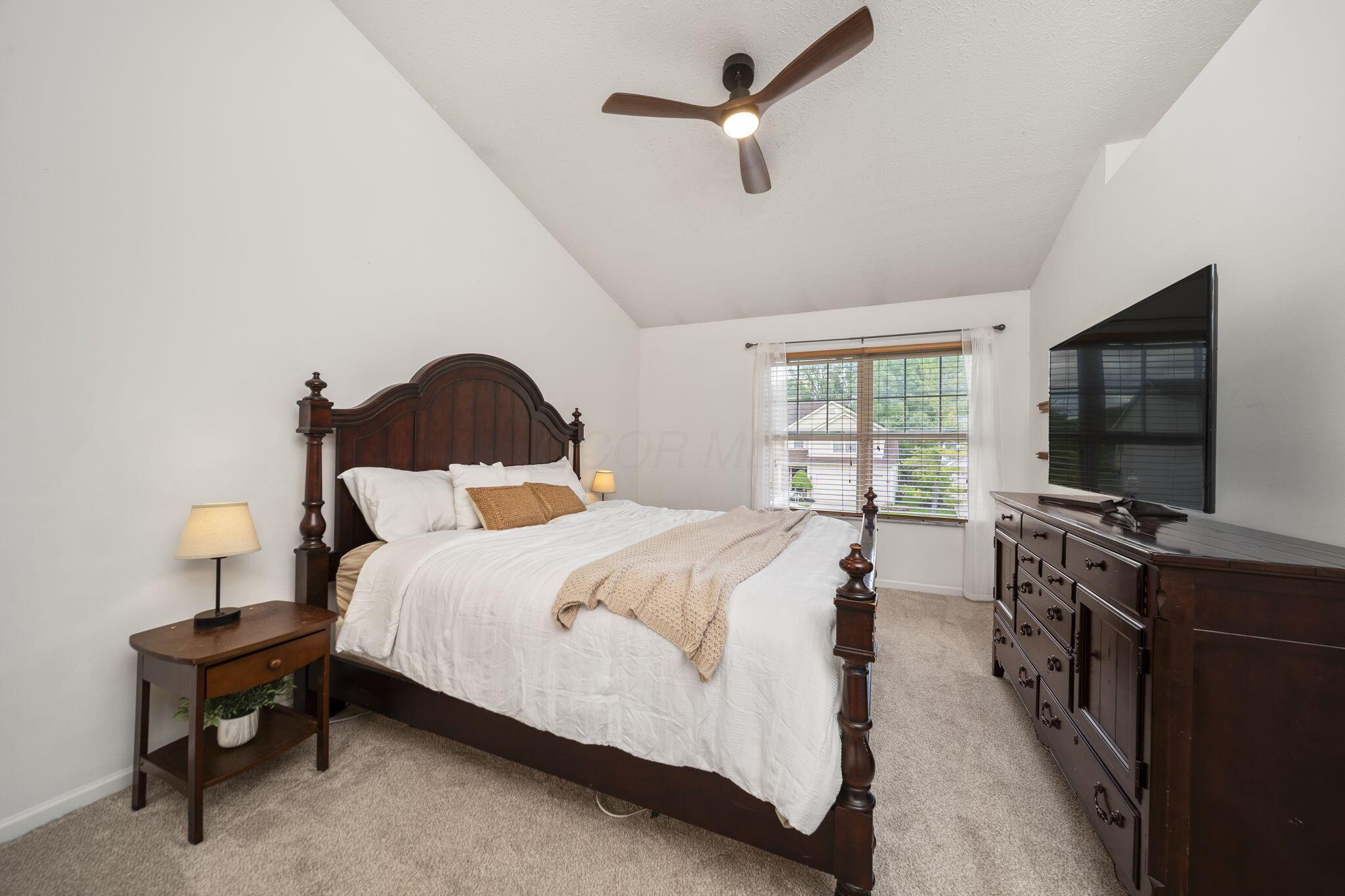 965 Thornapple Grove