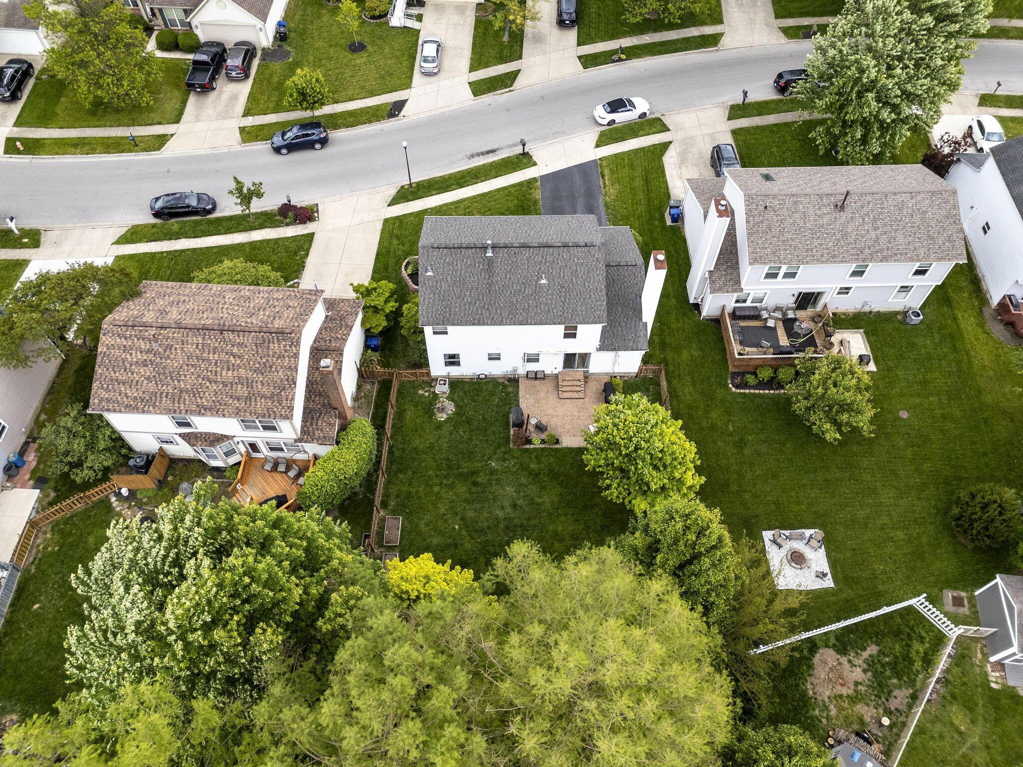 965 Thornapple Grove