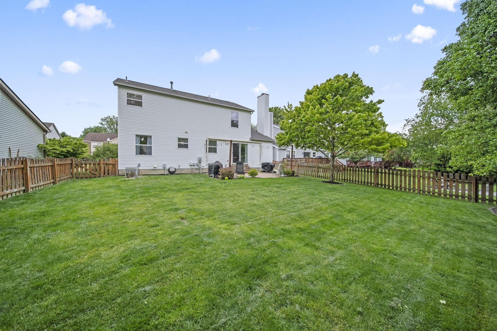 965 Thornapple Grove