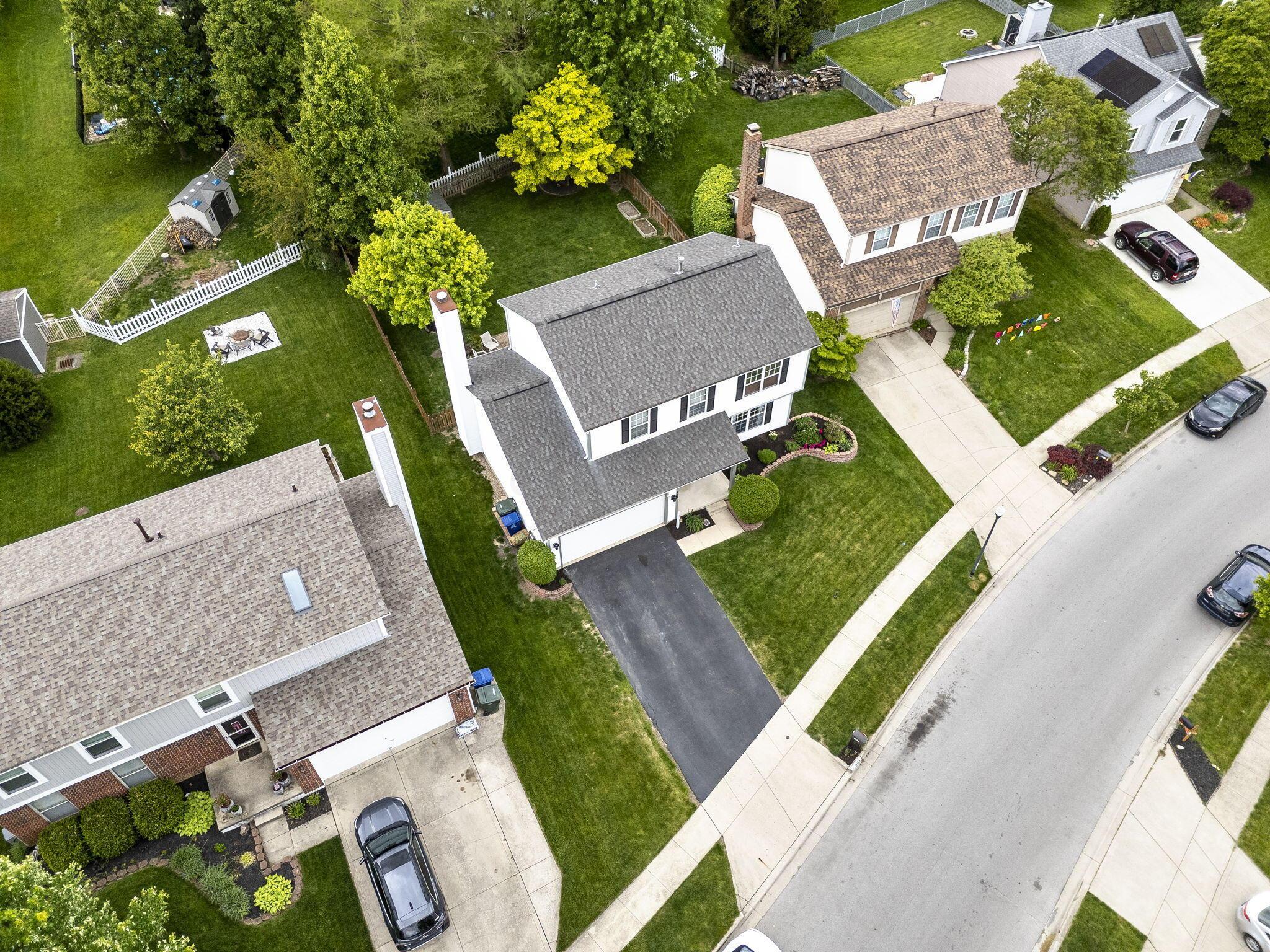 965 Thornapple Grove