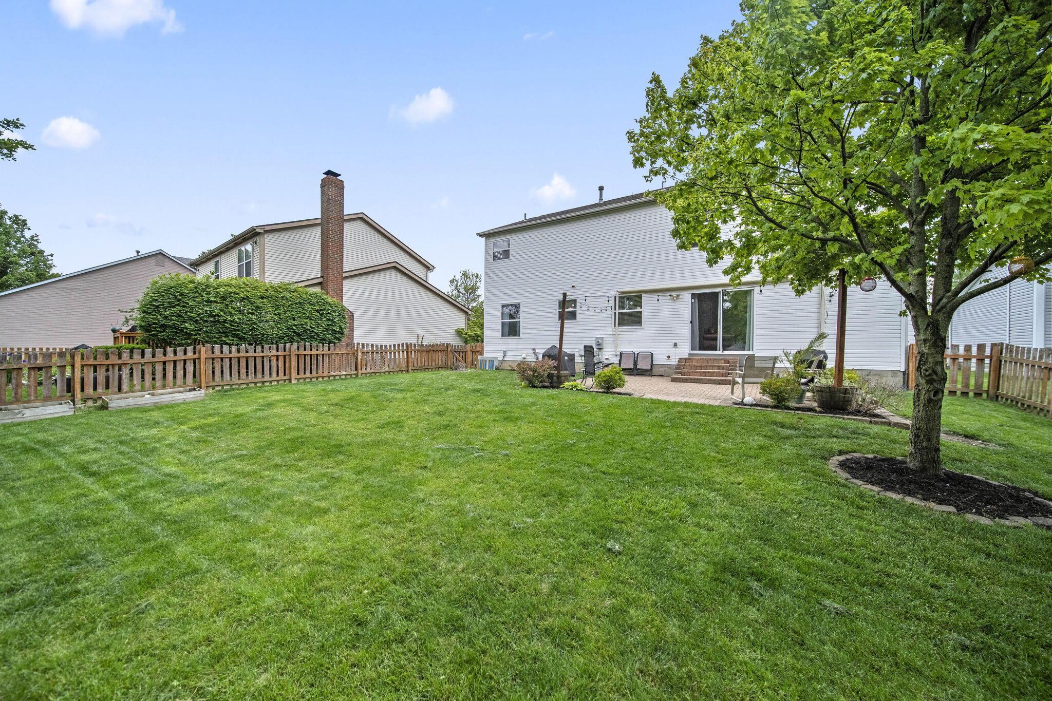 965 Thornapple Grove