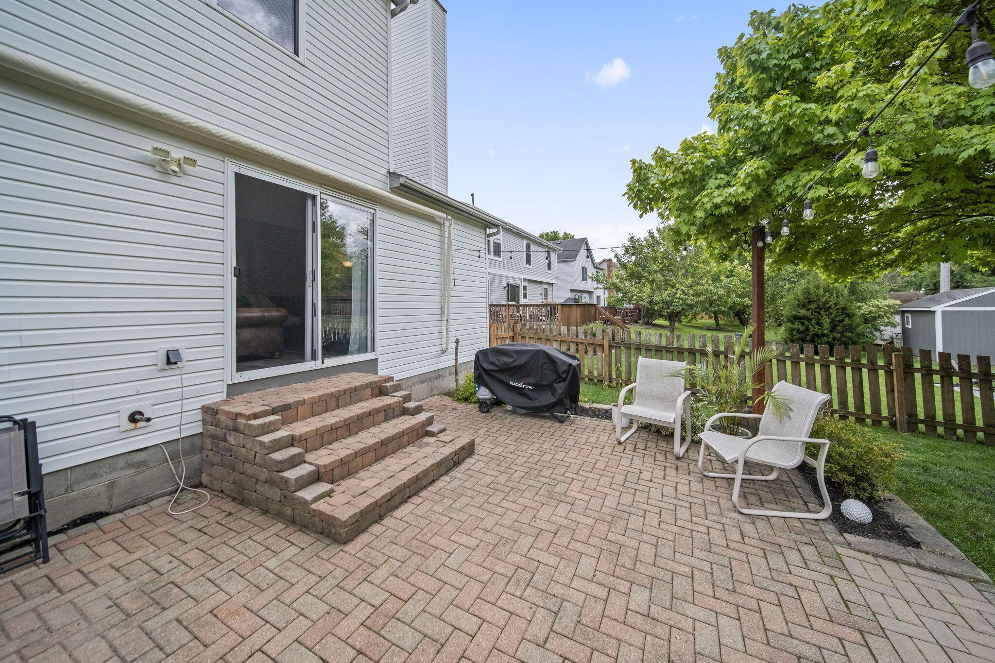 965 Thornapple Grove