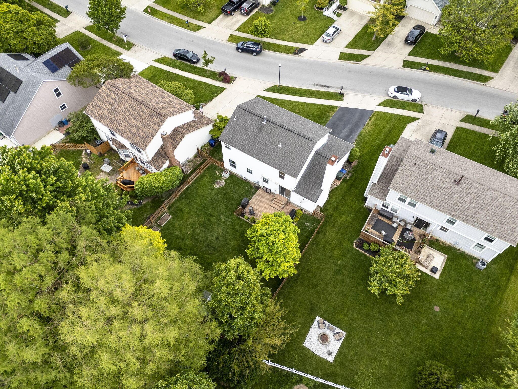 965 Thornapple Grove