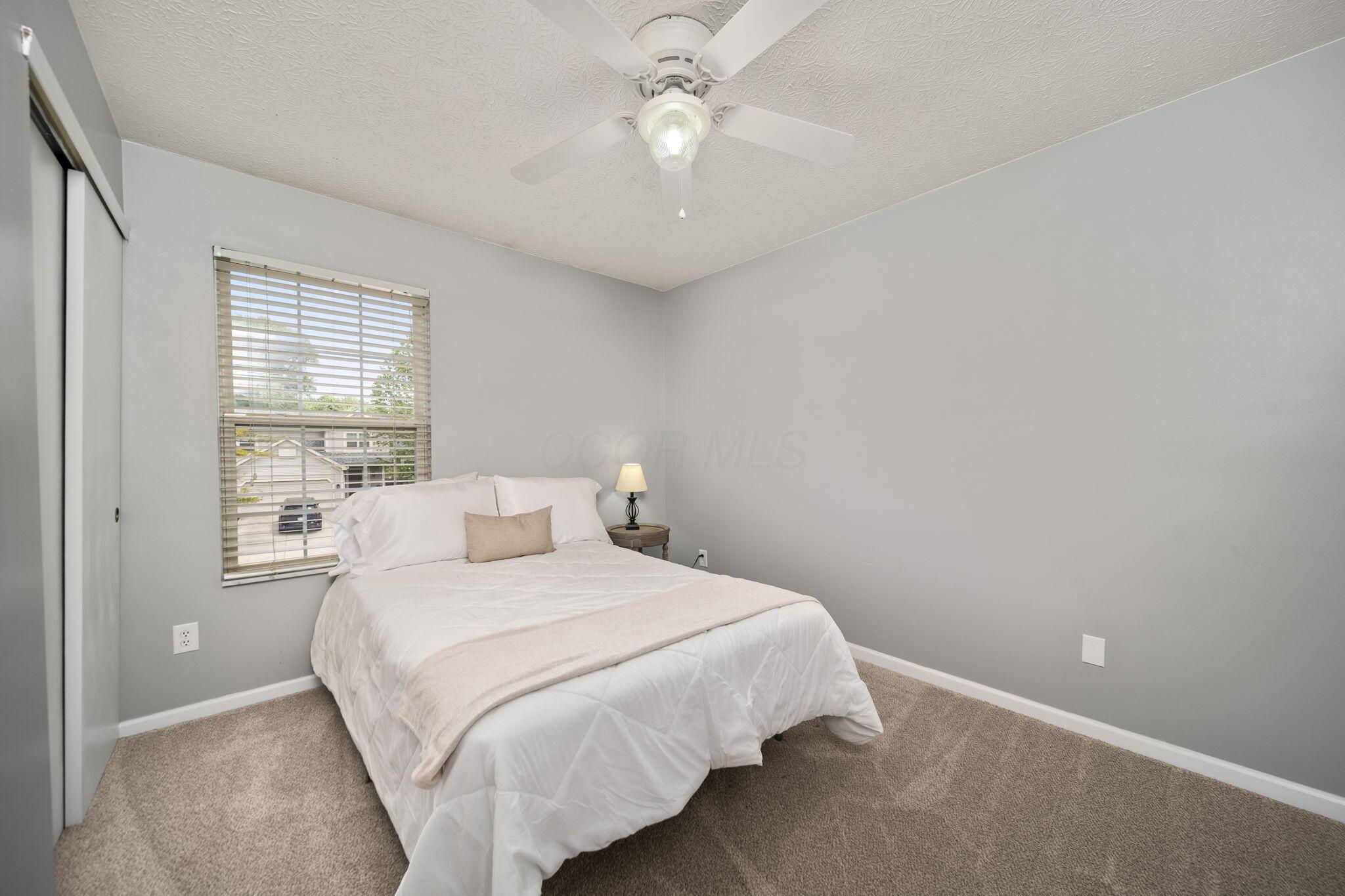 965 Thornapple Grove
