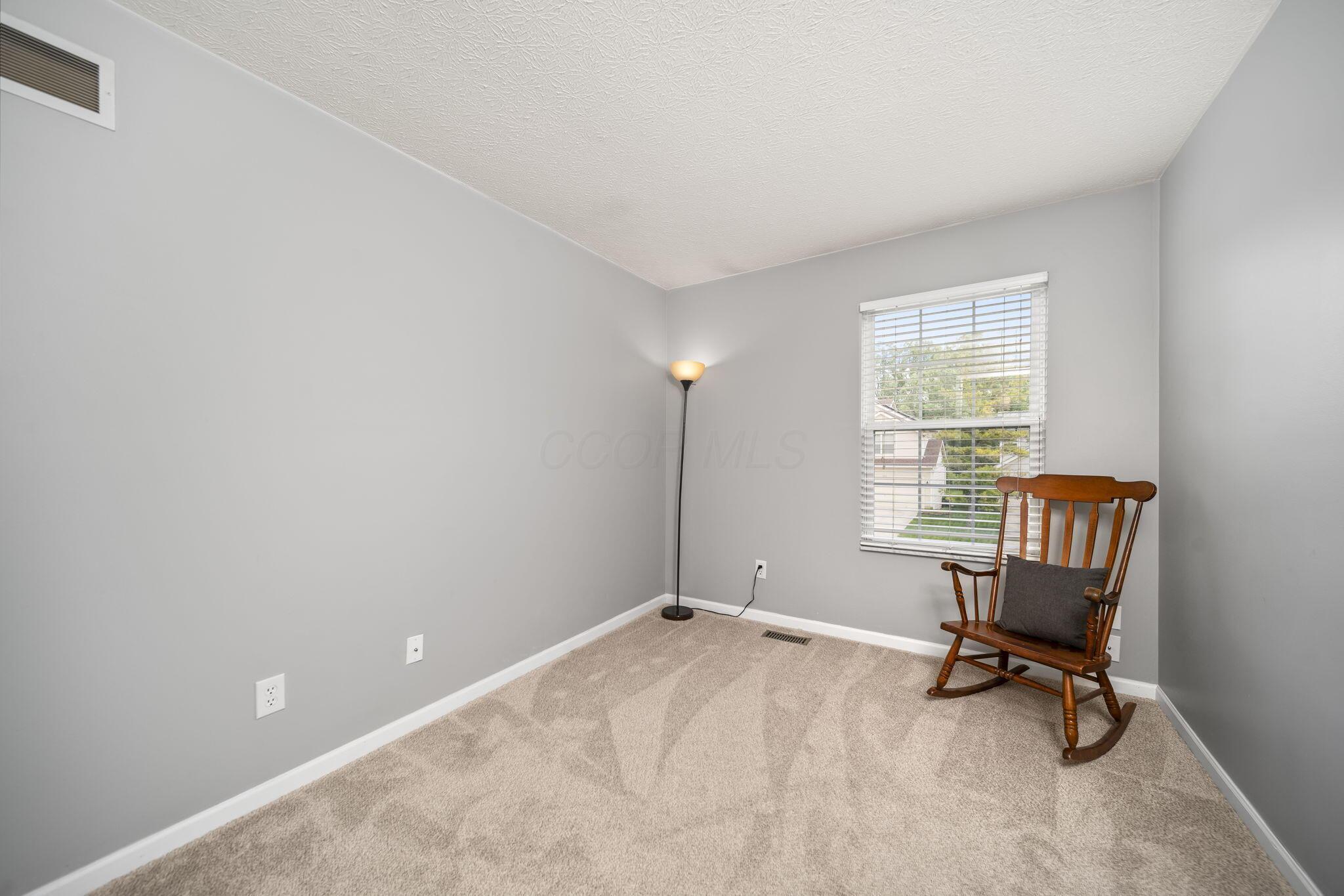 965 Thornapple Grove