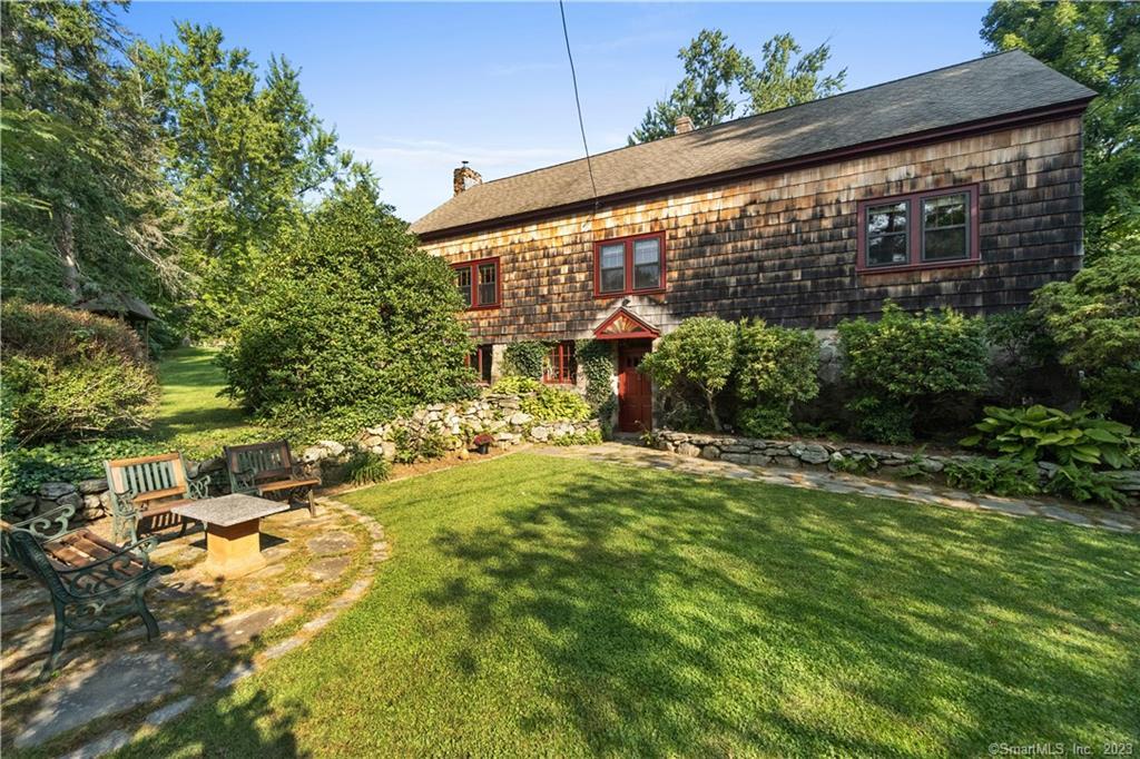 582 Amity Road