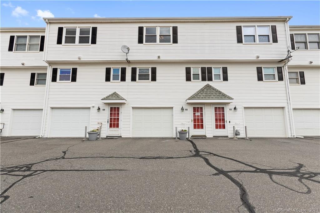 23 Commodore Commons 23
