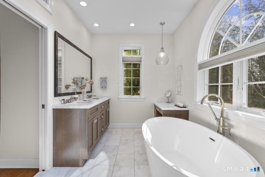 14 Cleft Rock Road