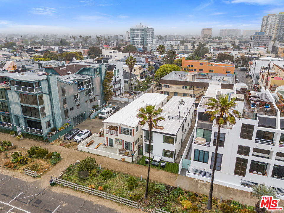 3305 Ocean Front Walk Unit: 1