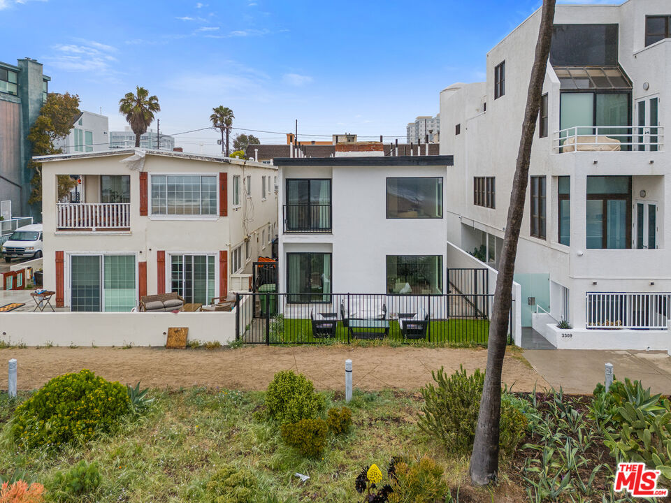 3305 Ocean Front Walk Unit: 1