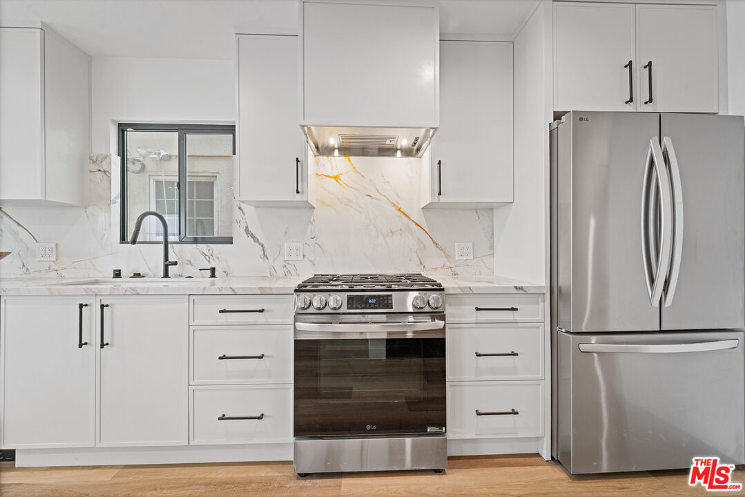 3305 Ocean Front Walk Unit: 1