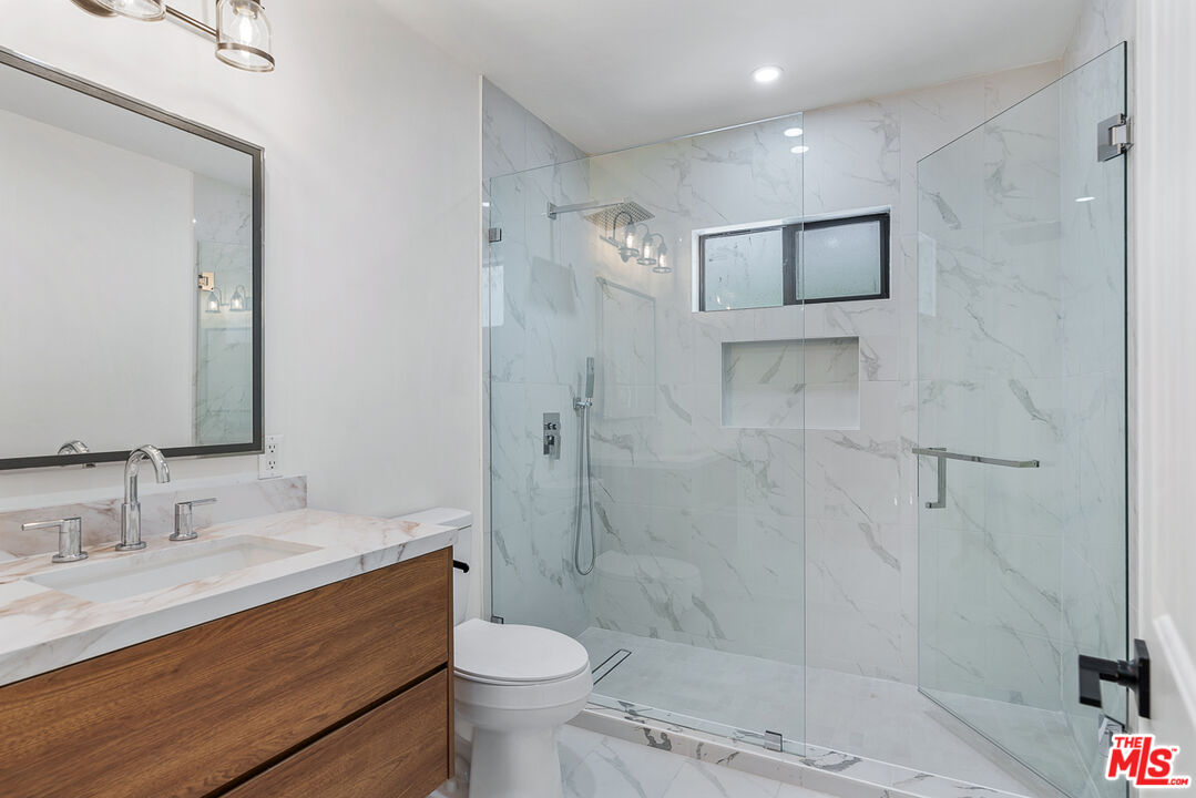130 N Le Doux Rd