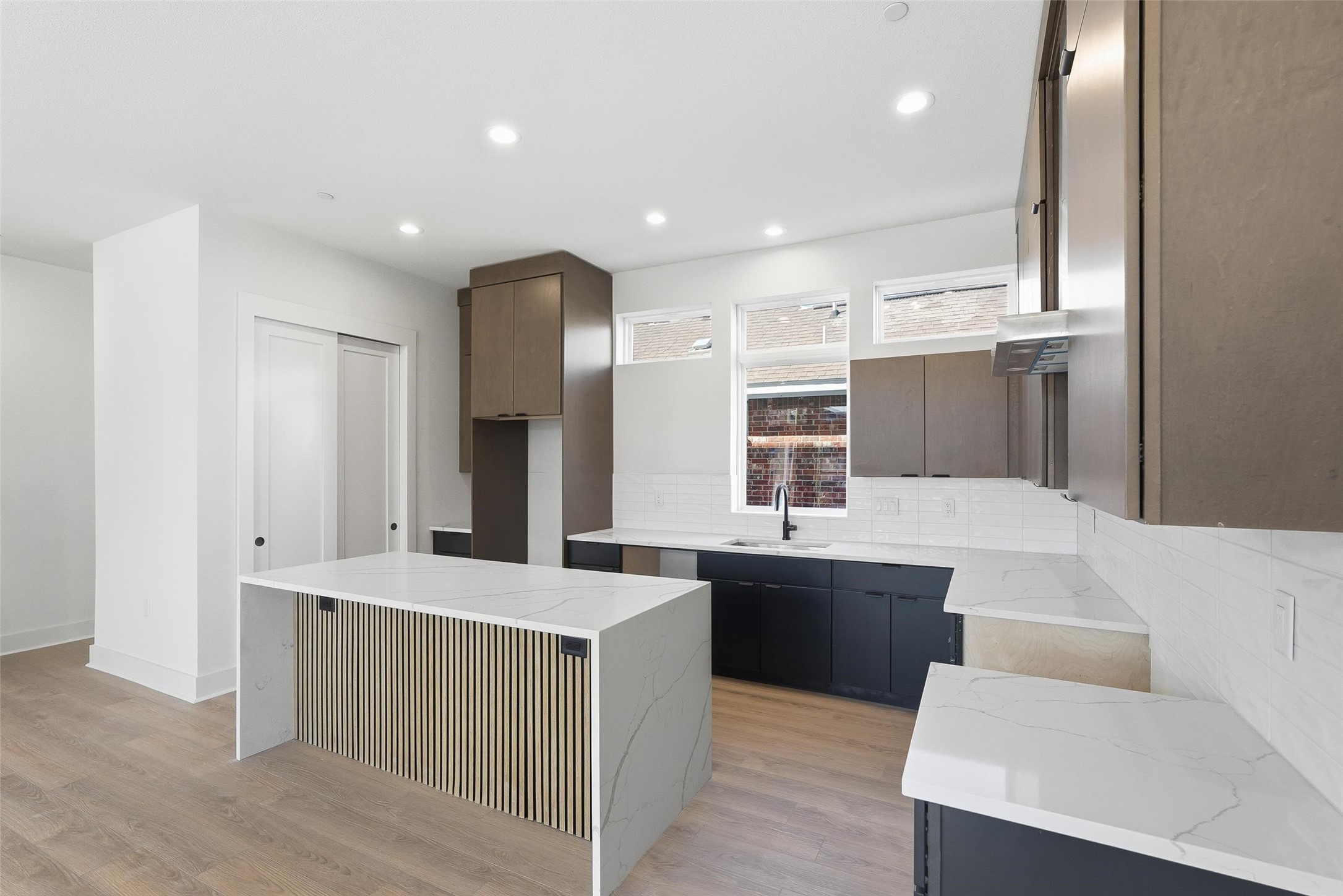 2202 N Carroll Avenue